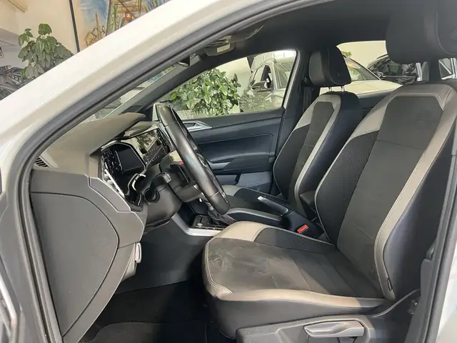 Volkswagen Polo view 12