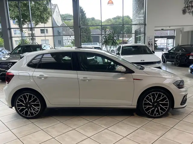 Volkswagen Polo view 2