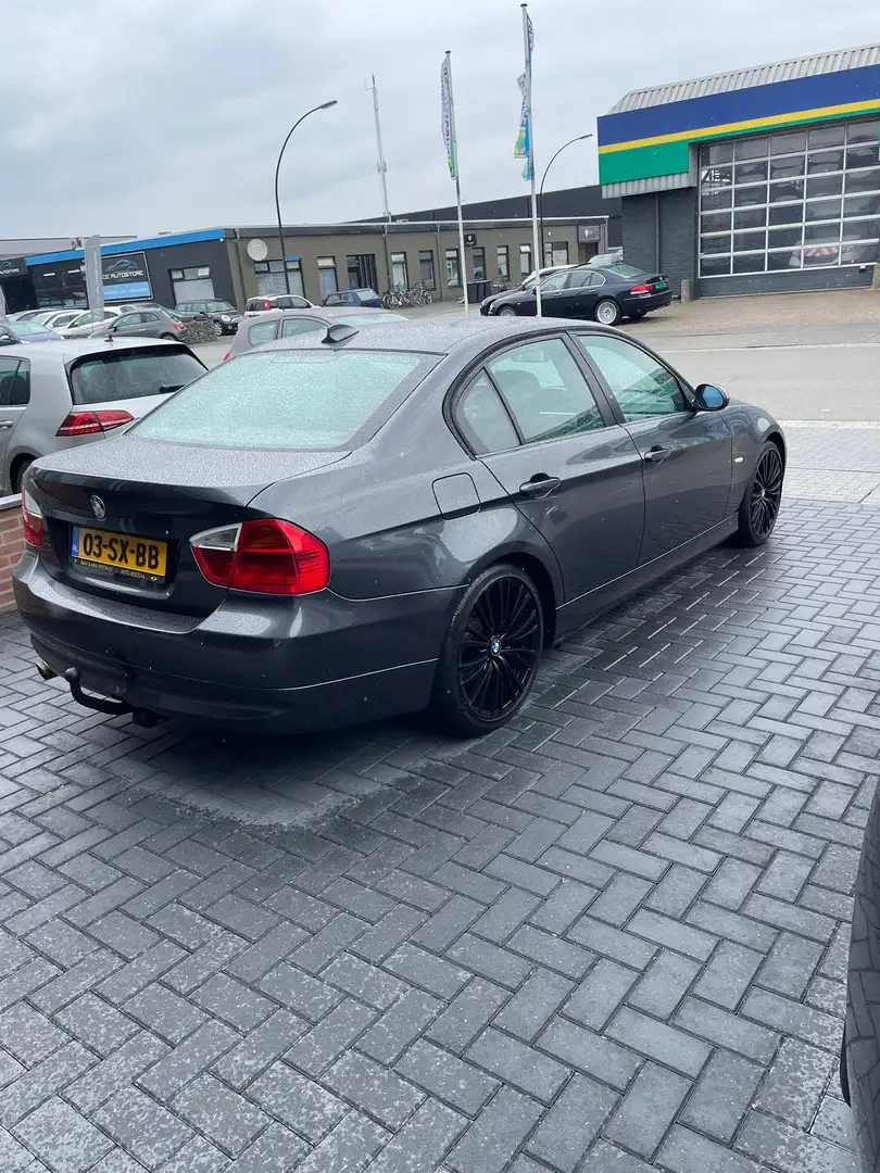 BMW 320 320i automaat 3ER REIHE Grijs - 2