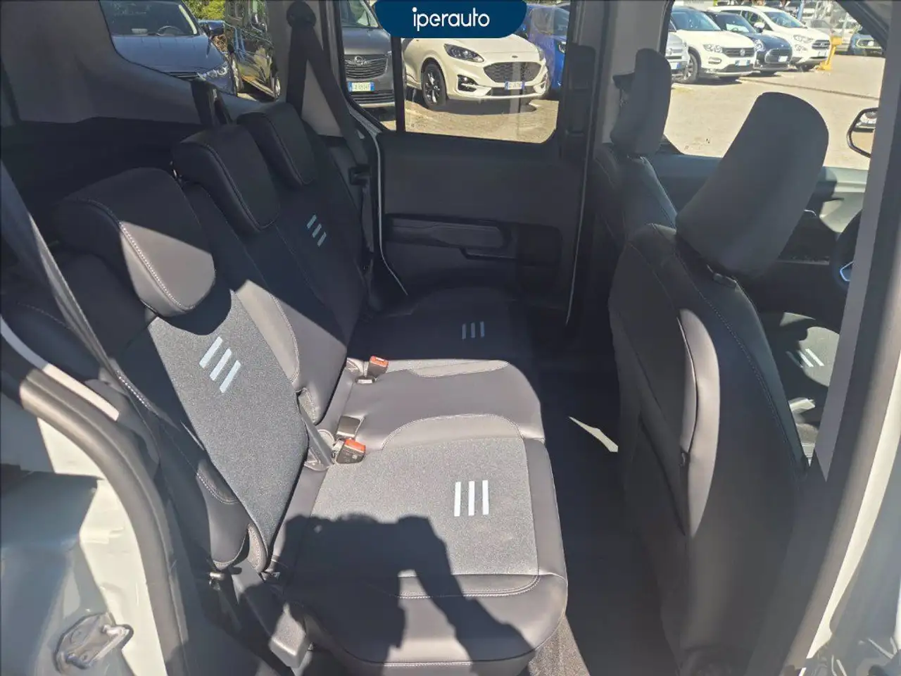 Ford Tourneo Courier 2026 — фото 14