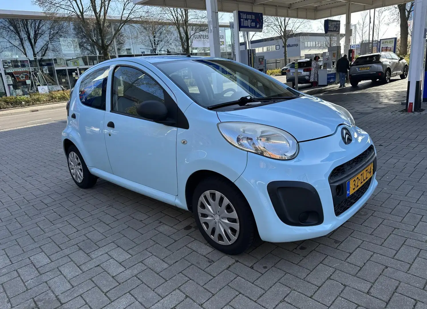 Citroen C1 1.0 Attraction 5drs met goed en met werkende Airco Azul - 2