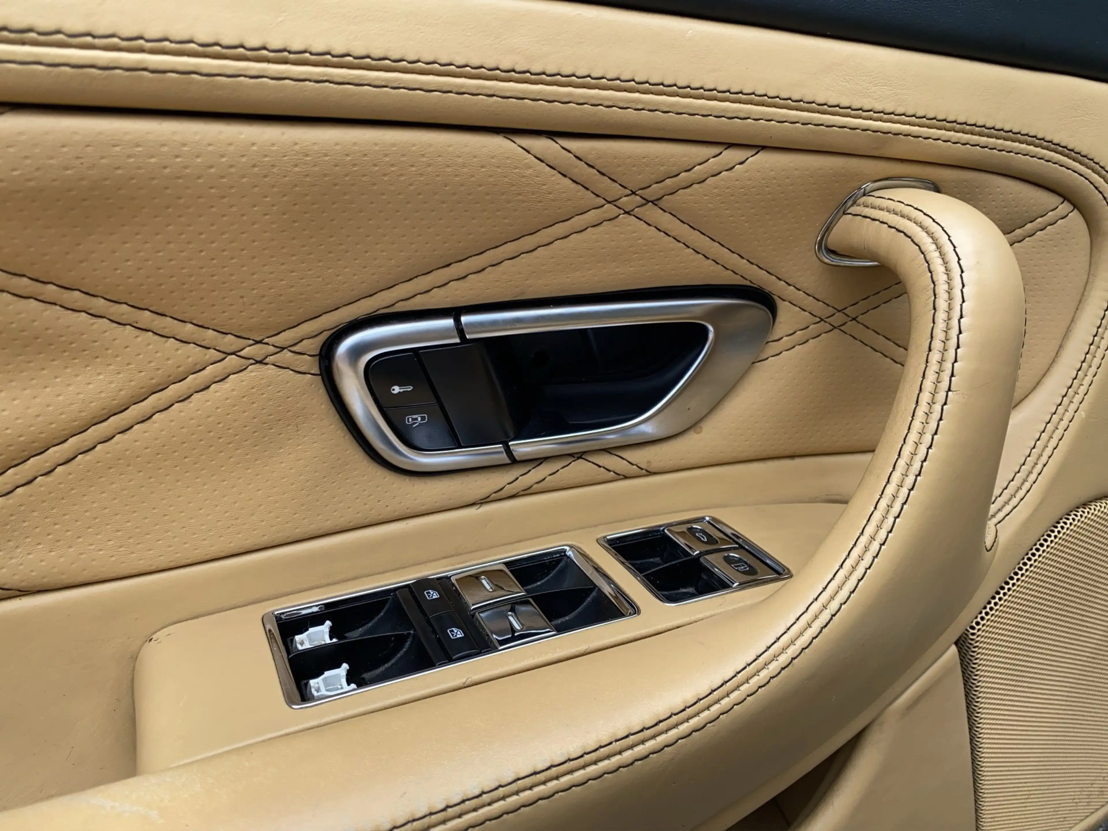 Bentley Continental GT Mängel — photo 12