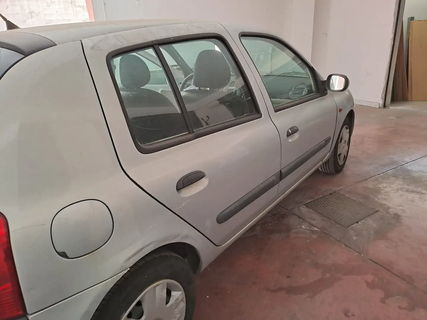 Renault Clio Clio II 2001 5p 1.5 dci Expression Grigio - 2