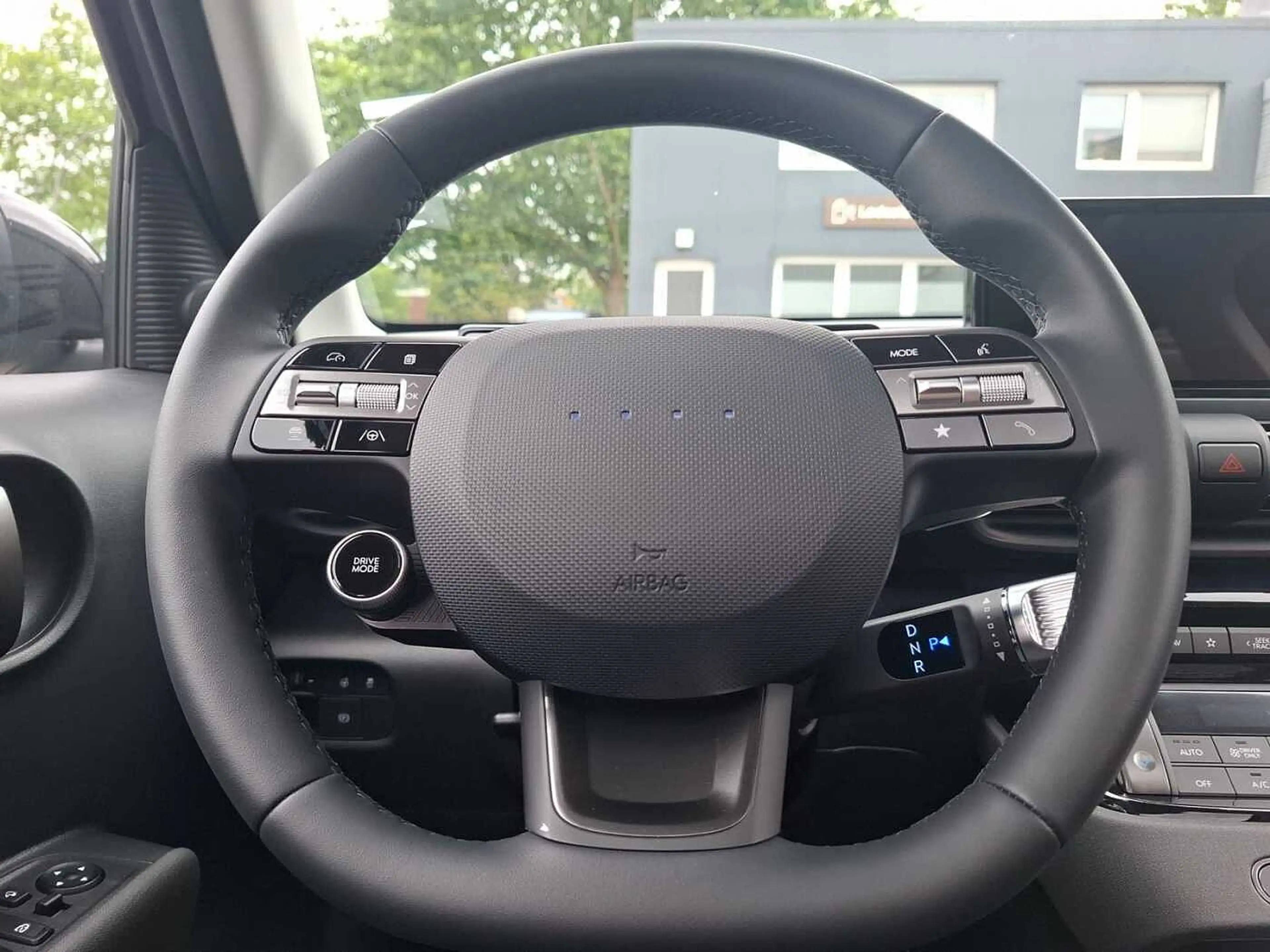 Hyundai Inster 49kWh Prime 'Glasdach, V2L' — photo 10