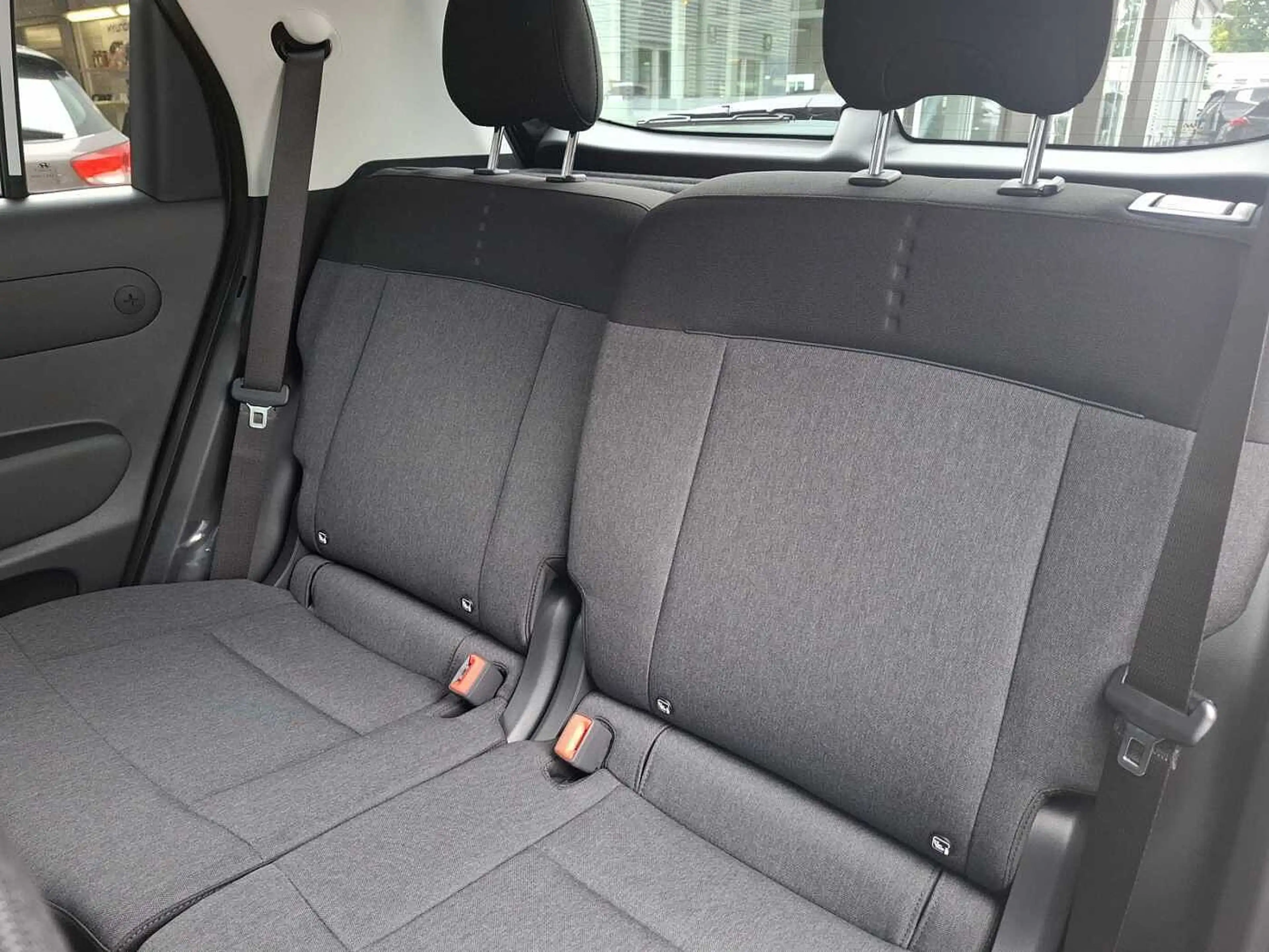 Hyundai Inster 49kWh Prime 'Glasdach, V2L' — photo 12