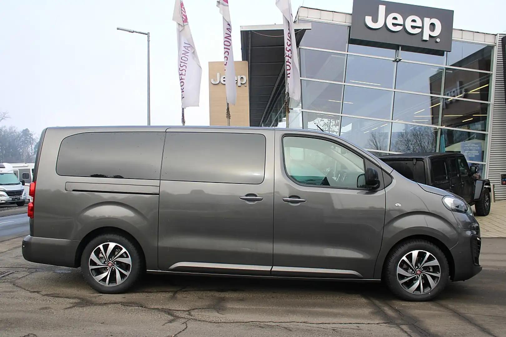 Fiat Ulysse Batterie 75kWh Lounge XL Gri - 2