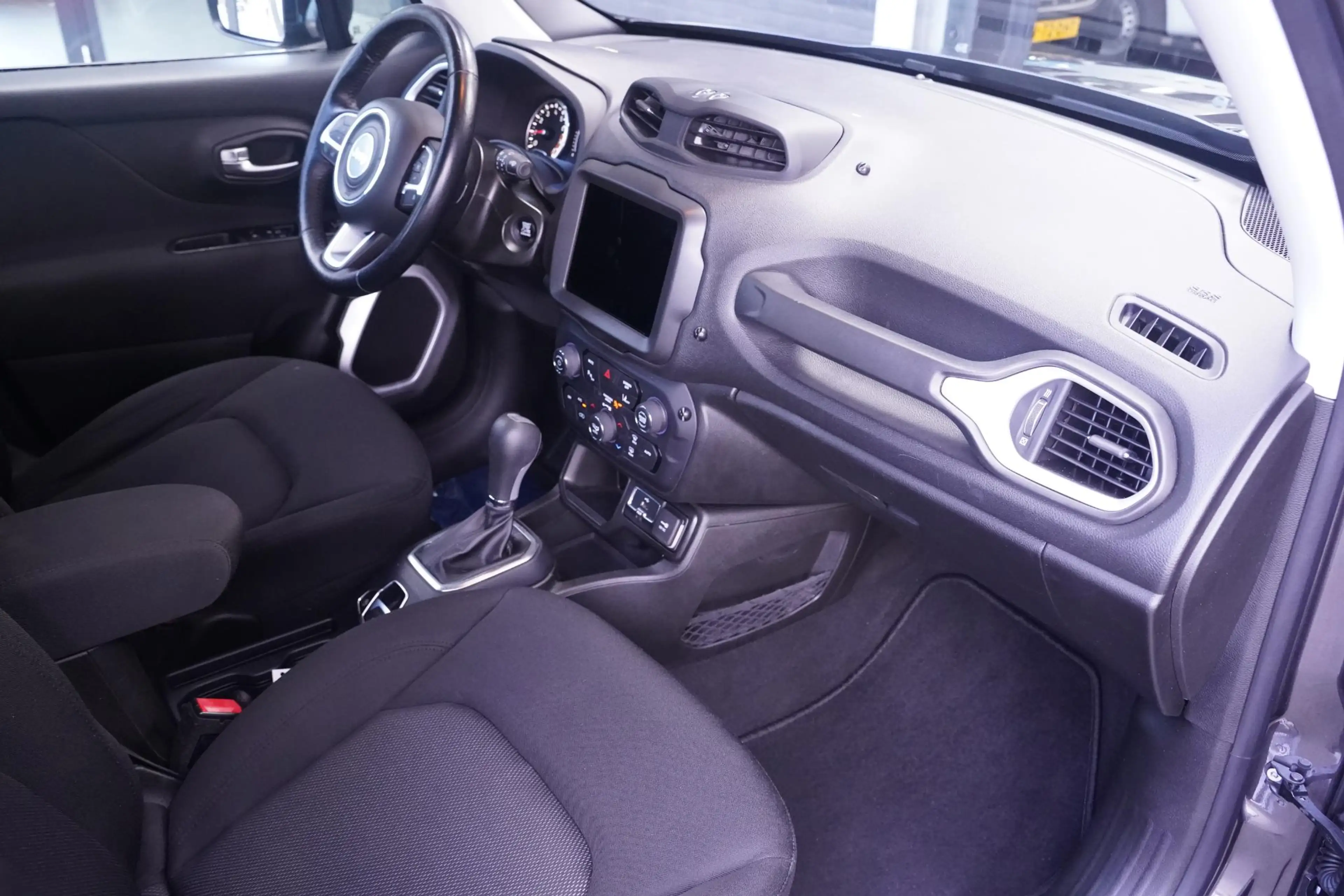 Jeep Renegade 1.3T DDCT Limited automaat climatronic 16"-lmv stu — photo 39