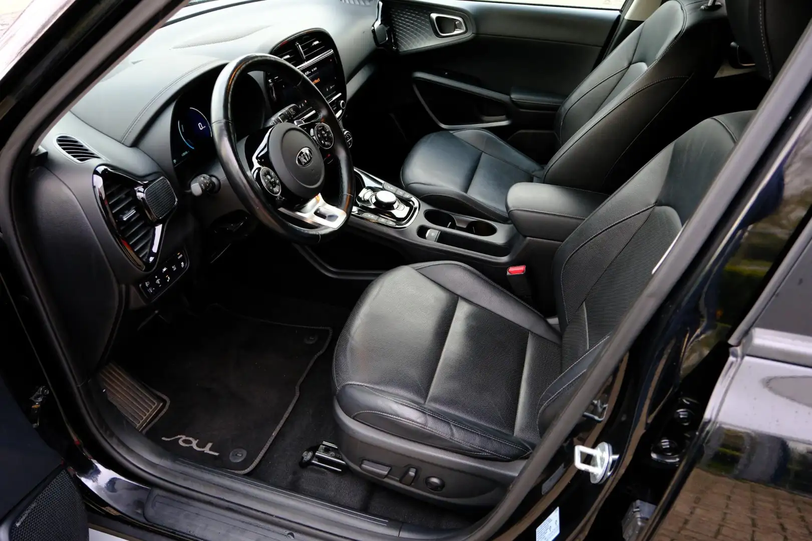 Kia Soul E-Soul ExecutiveLine 64 kWh Aut.Leder|Navi|Clima|C Black - 2