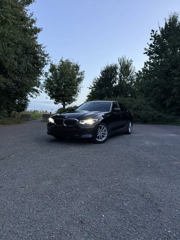 BMW 330