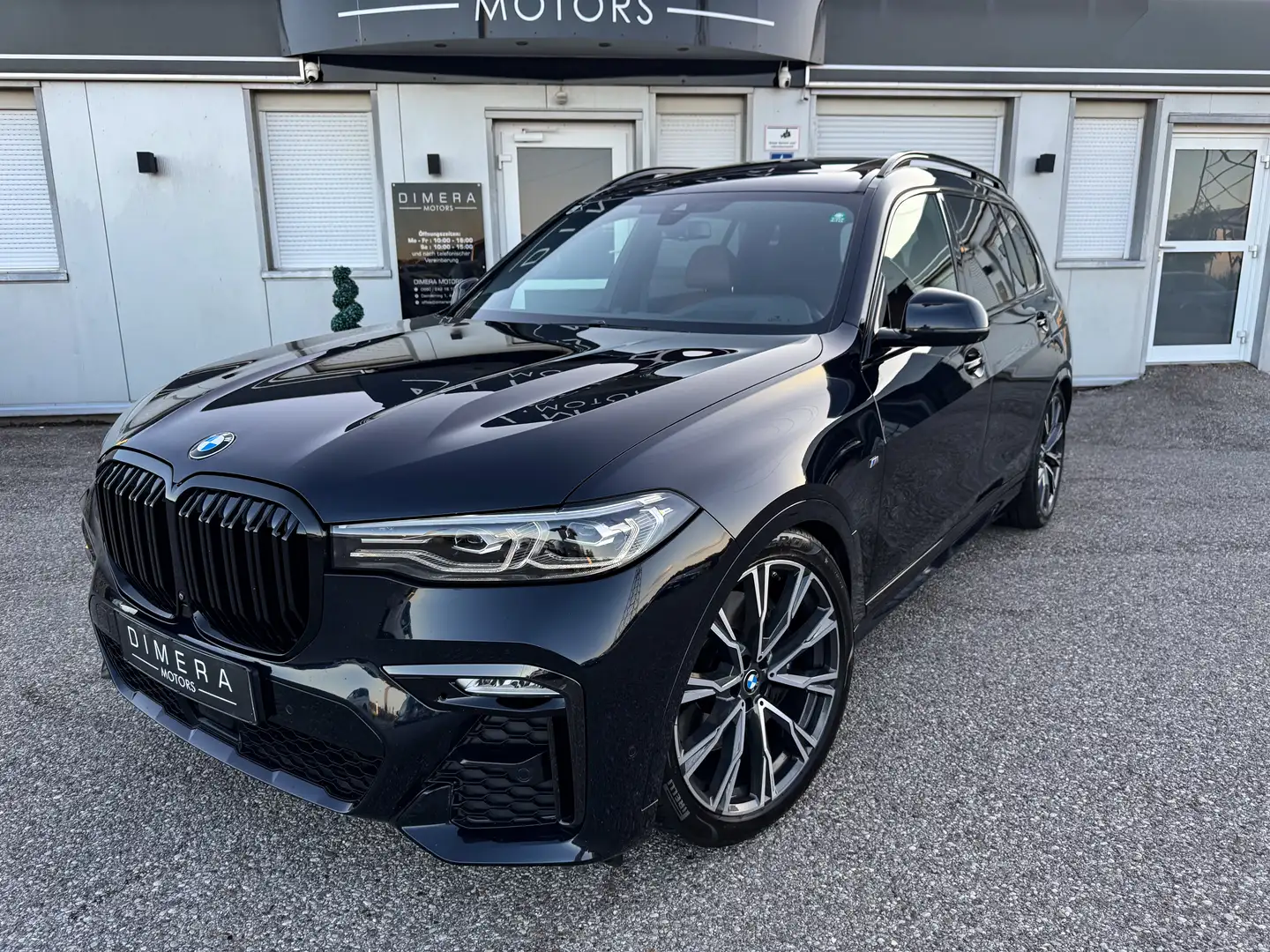 BMW X7 xDrive 40i M-SPORT, 1.BESITZ, PANO, SOFT, 7-SITZER Schwarz - 2