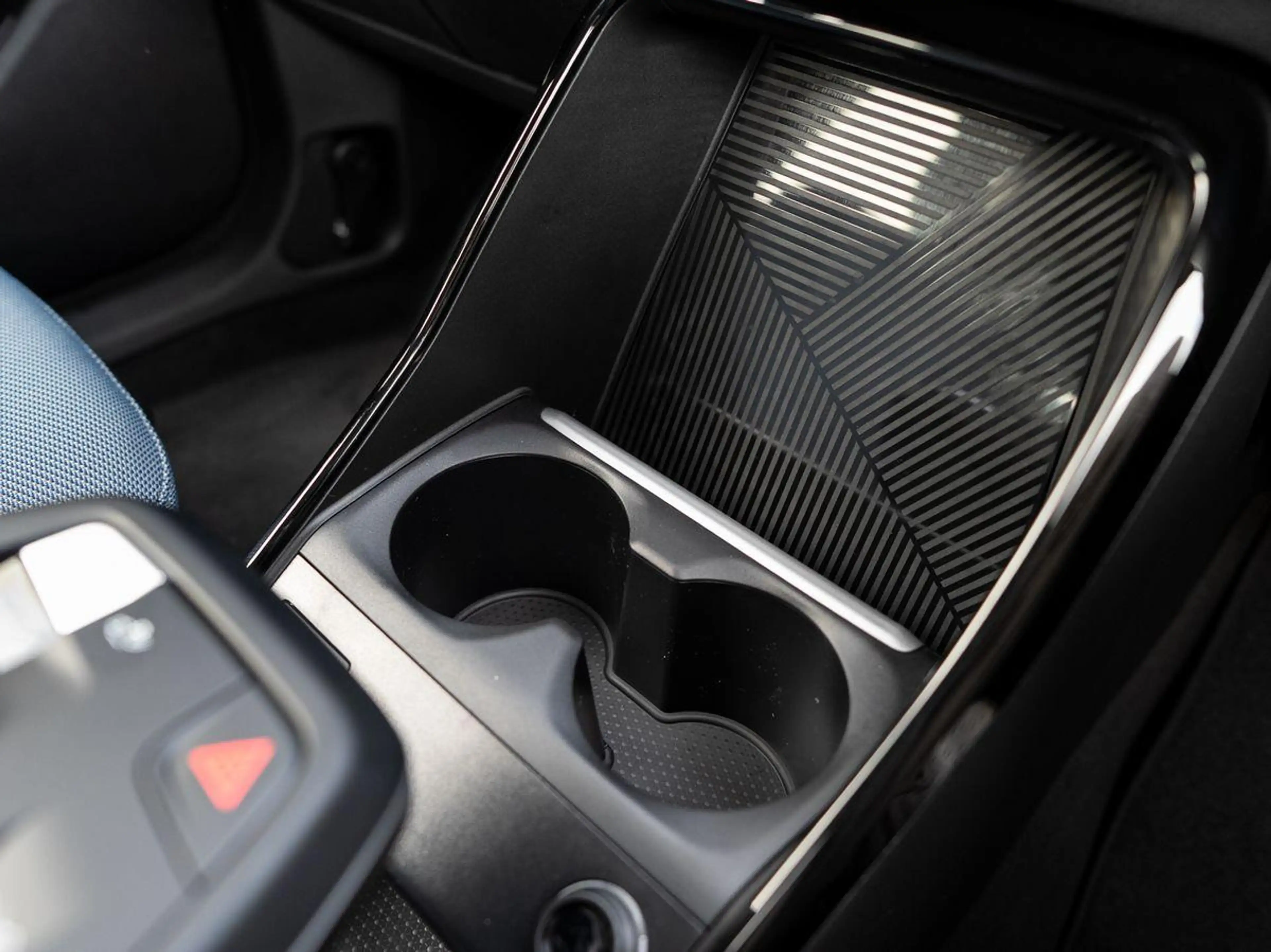 BMW 220 220d Active Tourer AHK PANO Sportsitze SoGlas — photo 14