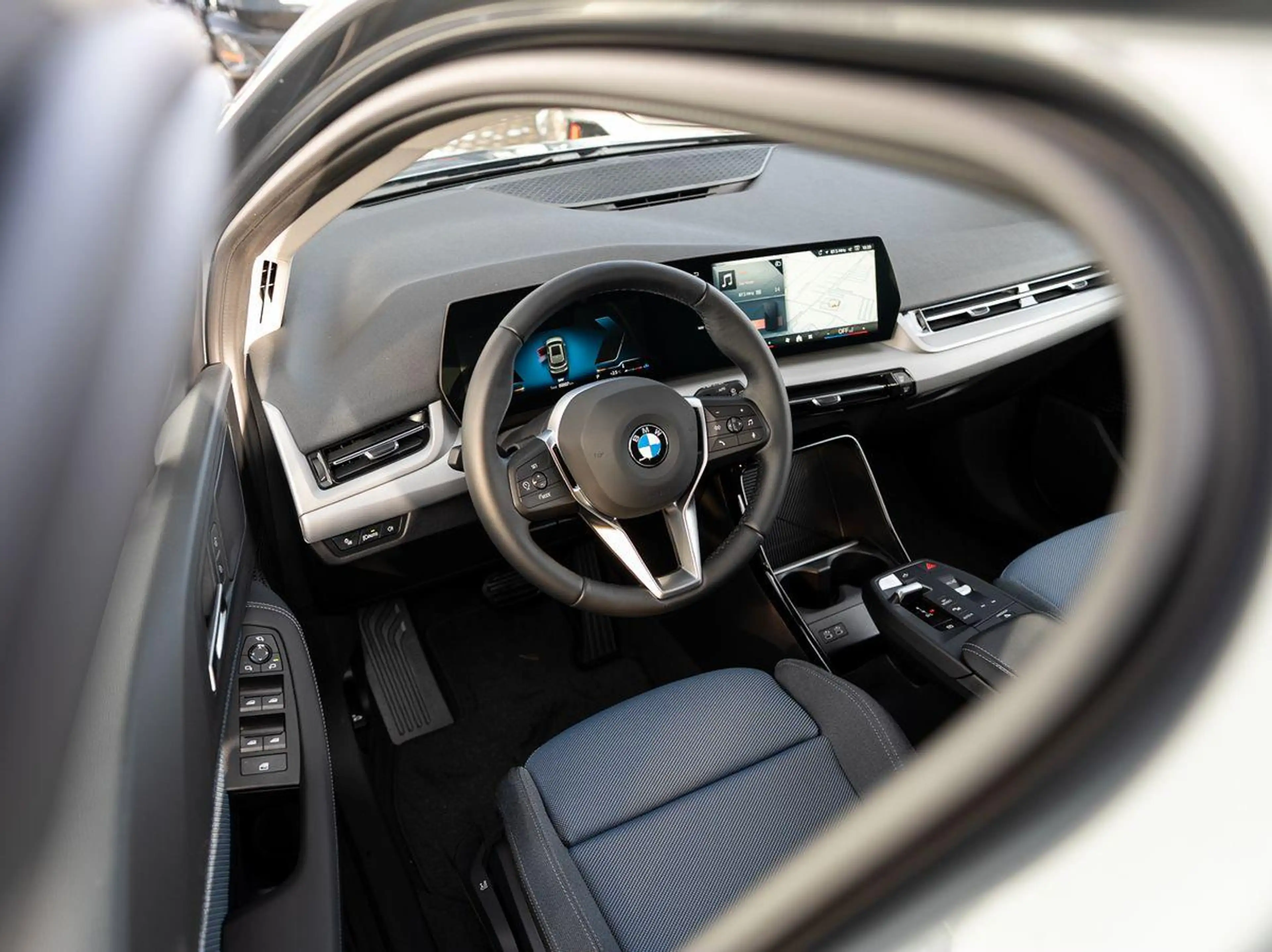 BMW 220 220d Active Tourer AHK PANO Sportsitze SoGlas — photo 7
