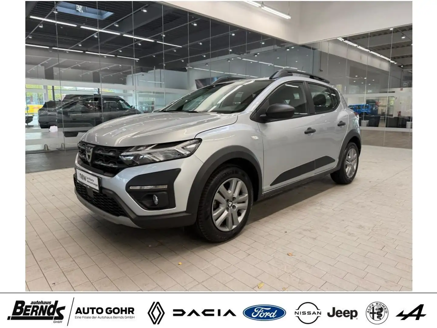 Dacia Sandero Stepway TCe 100 ECO-G Essential Silber - 1