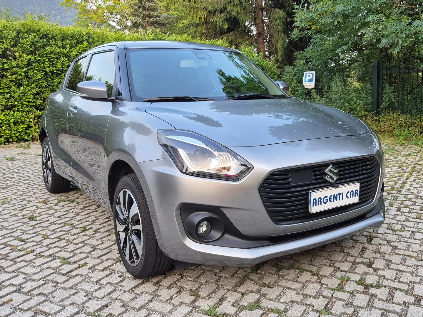 Suzuki Swift 1.2h Top allgrip 4wd '18 km 71000 OK NEOPATENTATI Grijs - 1