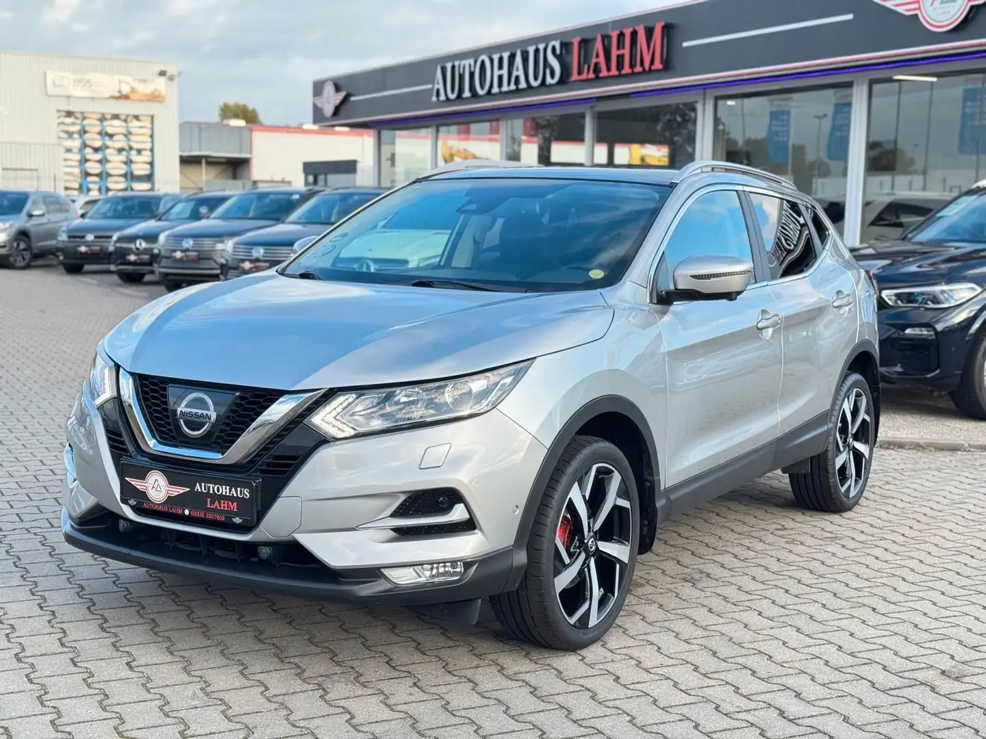 Nissan Qashqai 1.6DCi Auto."N-Connecta"PANO*360°K*KEYLESS* Silber - 2