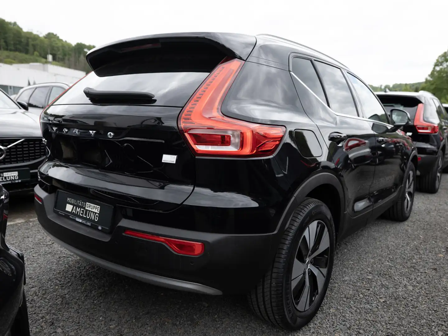 Volvo XC40 T4 Recharge Core STANDHZ LED AHK PANO Schwarz - 2