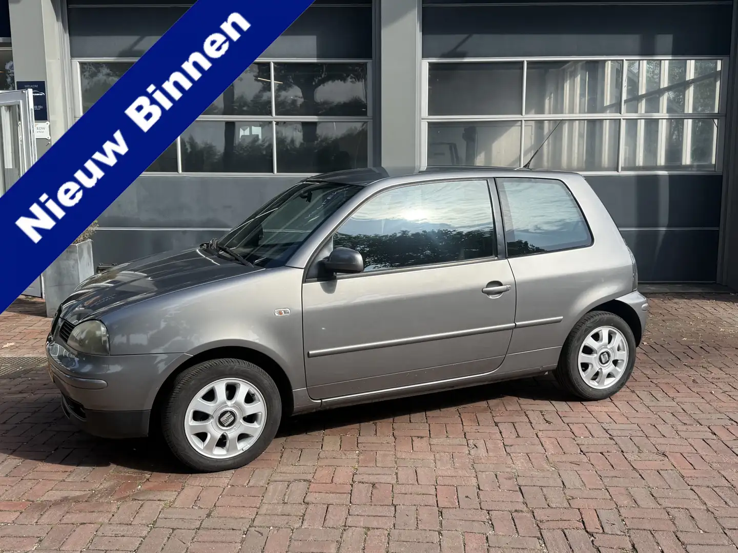 SEAT Arosa 1.4i Stella Bj 2005 Km 179.314 NL auto leuk beginn Grijs - 1