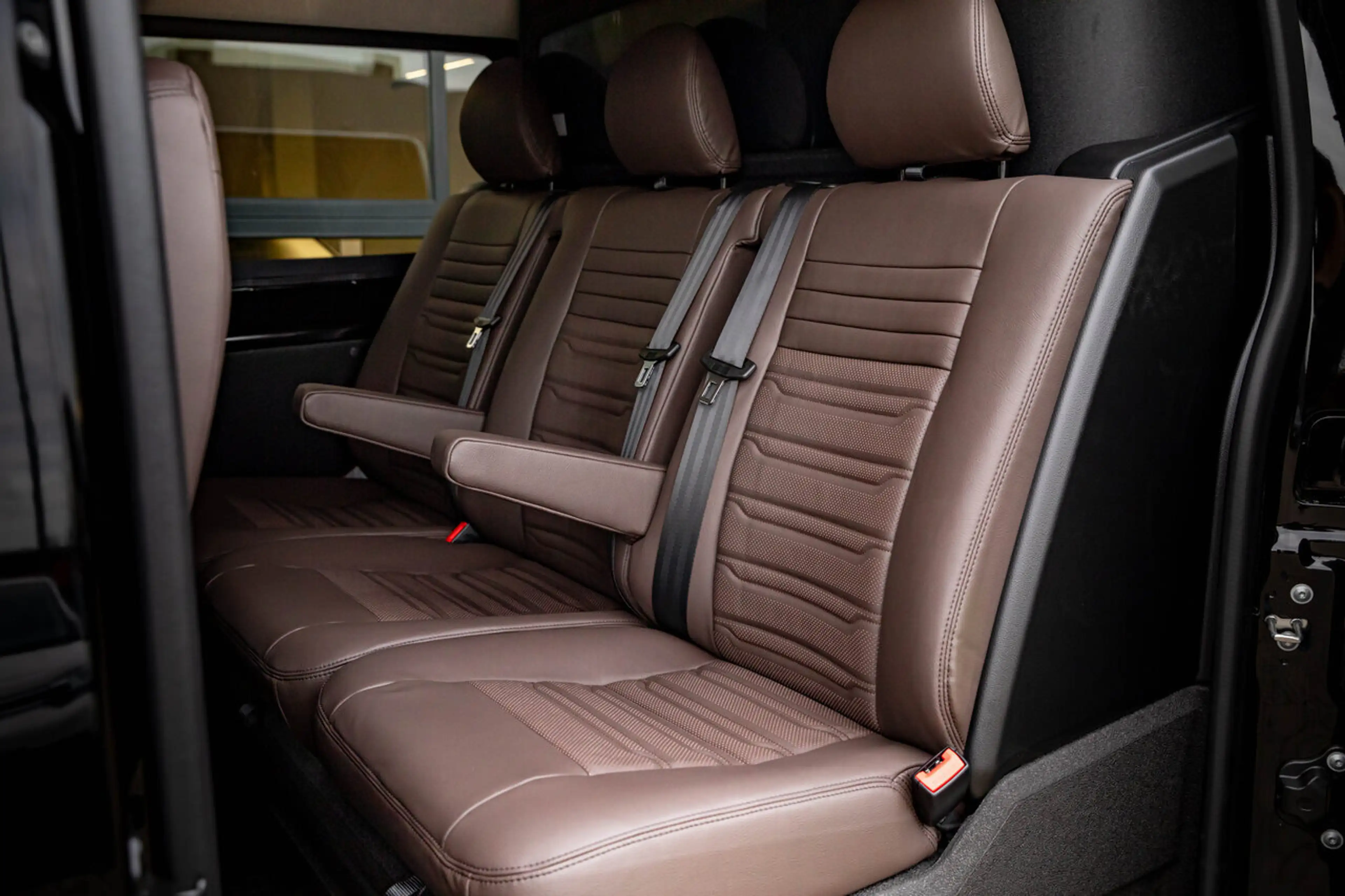 Peugeot Expert DC 145pk AT | 5-zit Premium bruin leder | LED I... — photo 11
