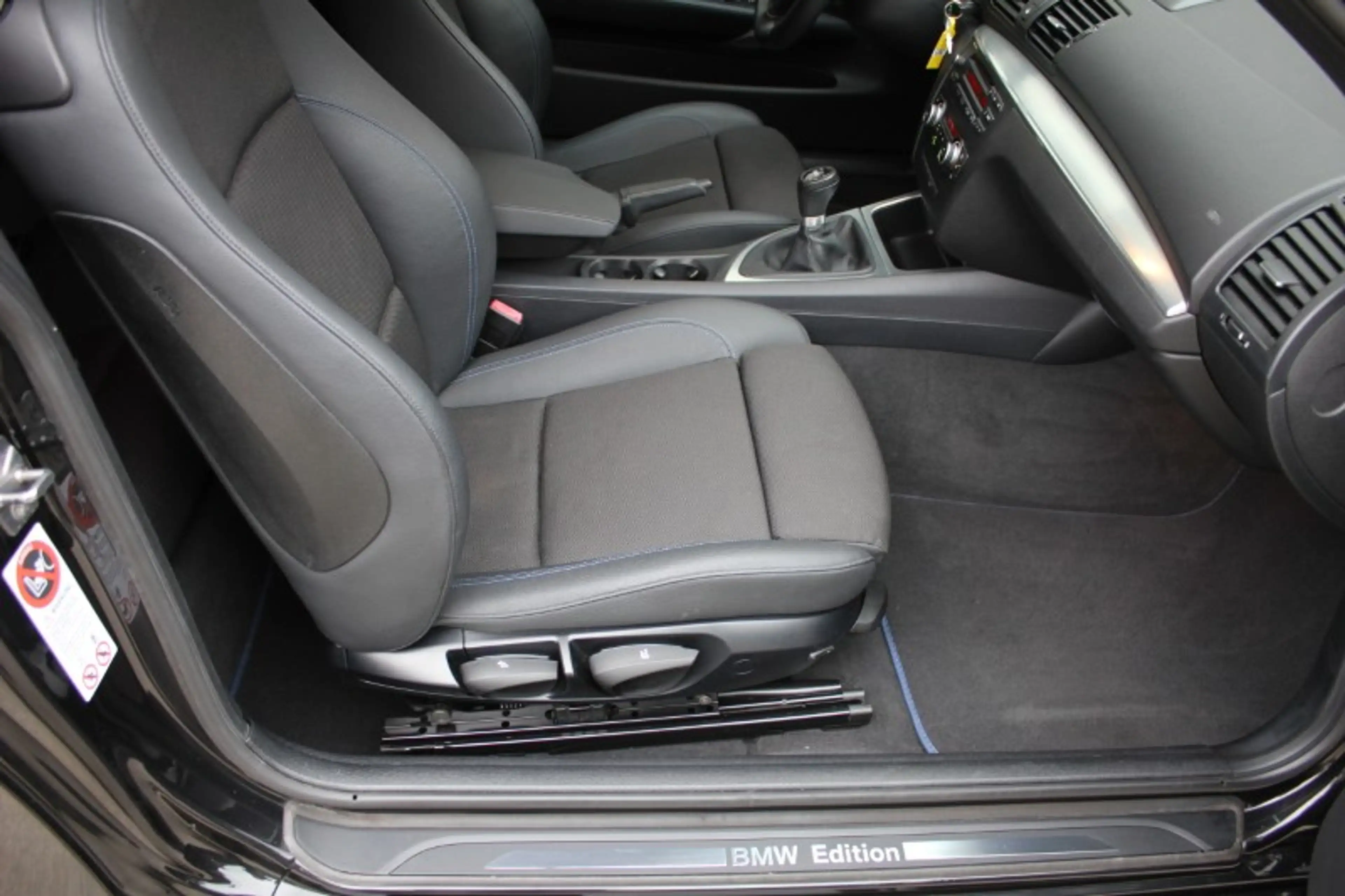 BMW 118 118i — photo 12