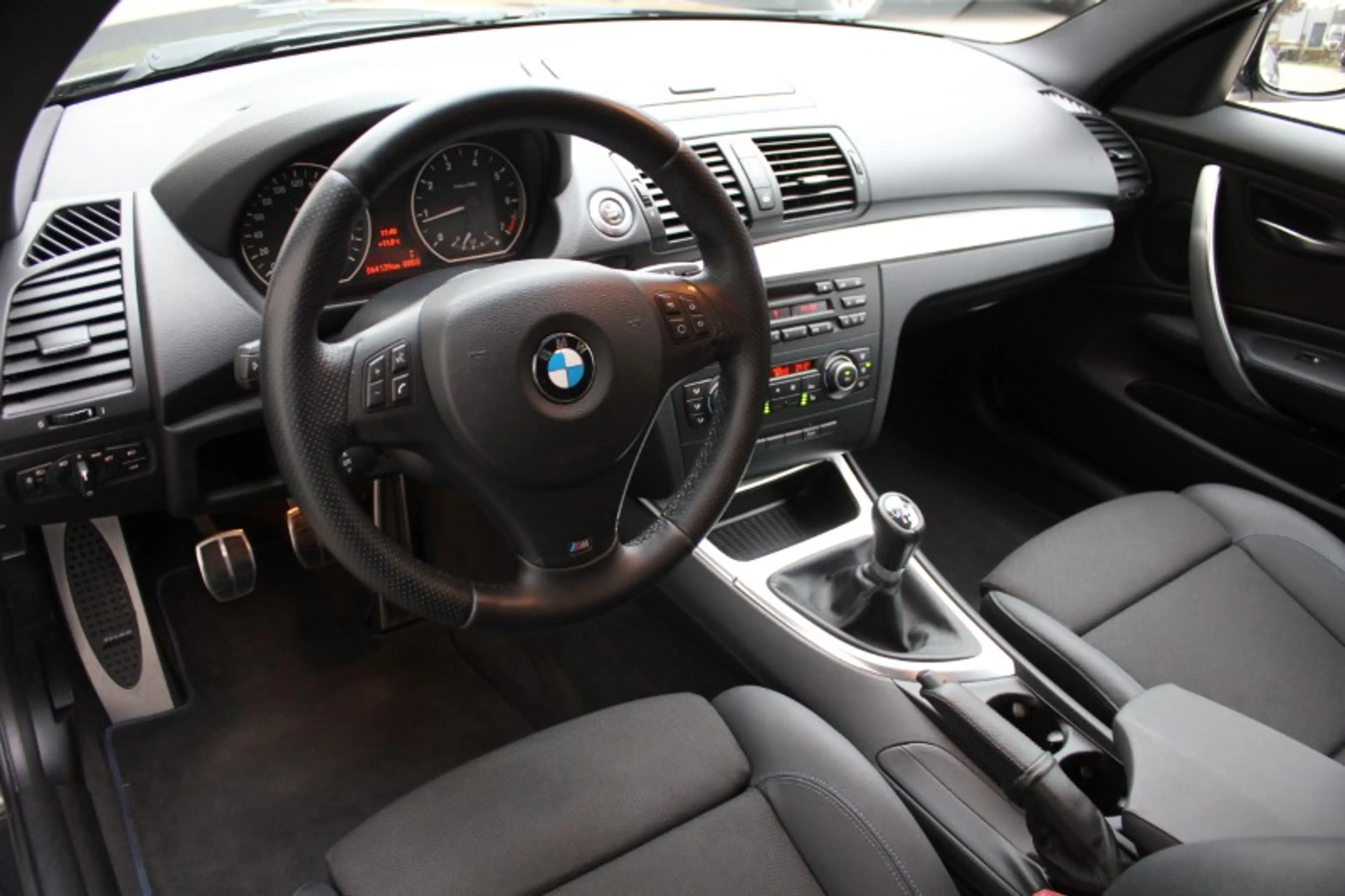 BMW 118 118i — photo 9