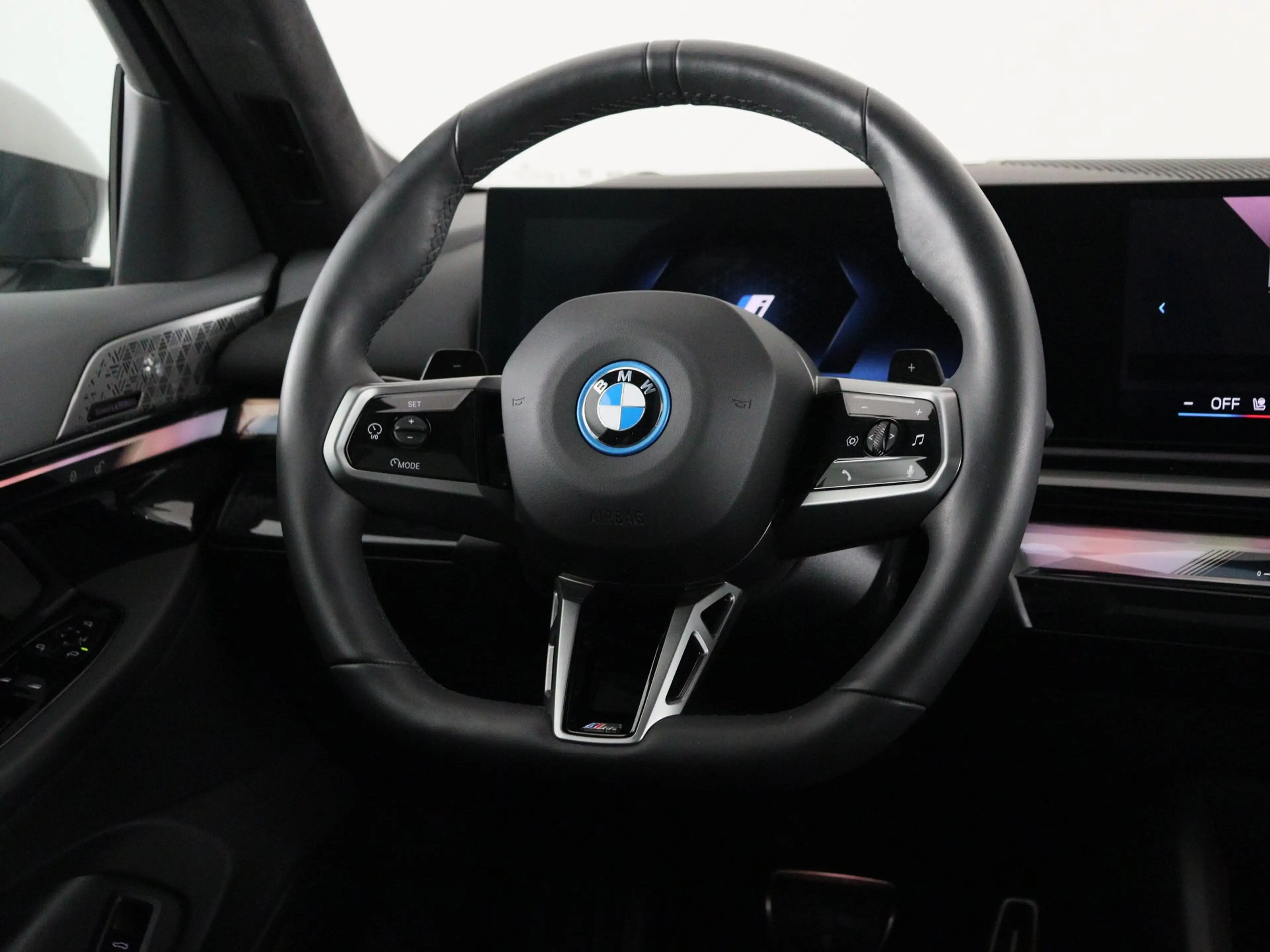 BMW 550 5 Serie 550e Touring xDrive — photo 2