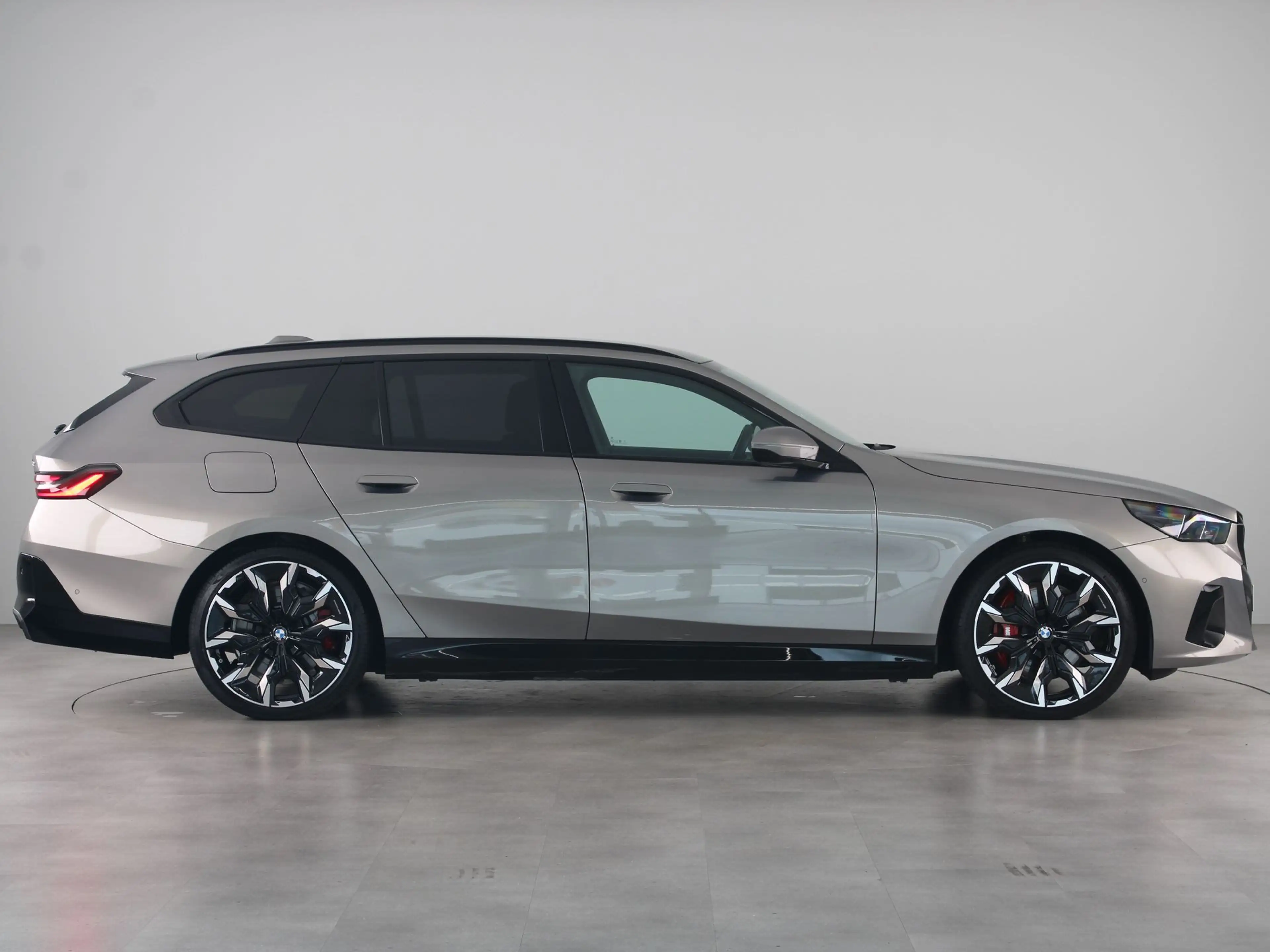 BMW 550 5 Serie 550e Touring xDrive — photo 10