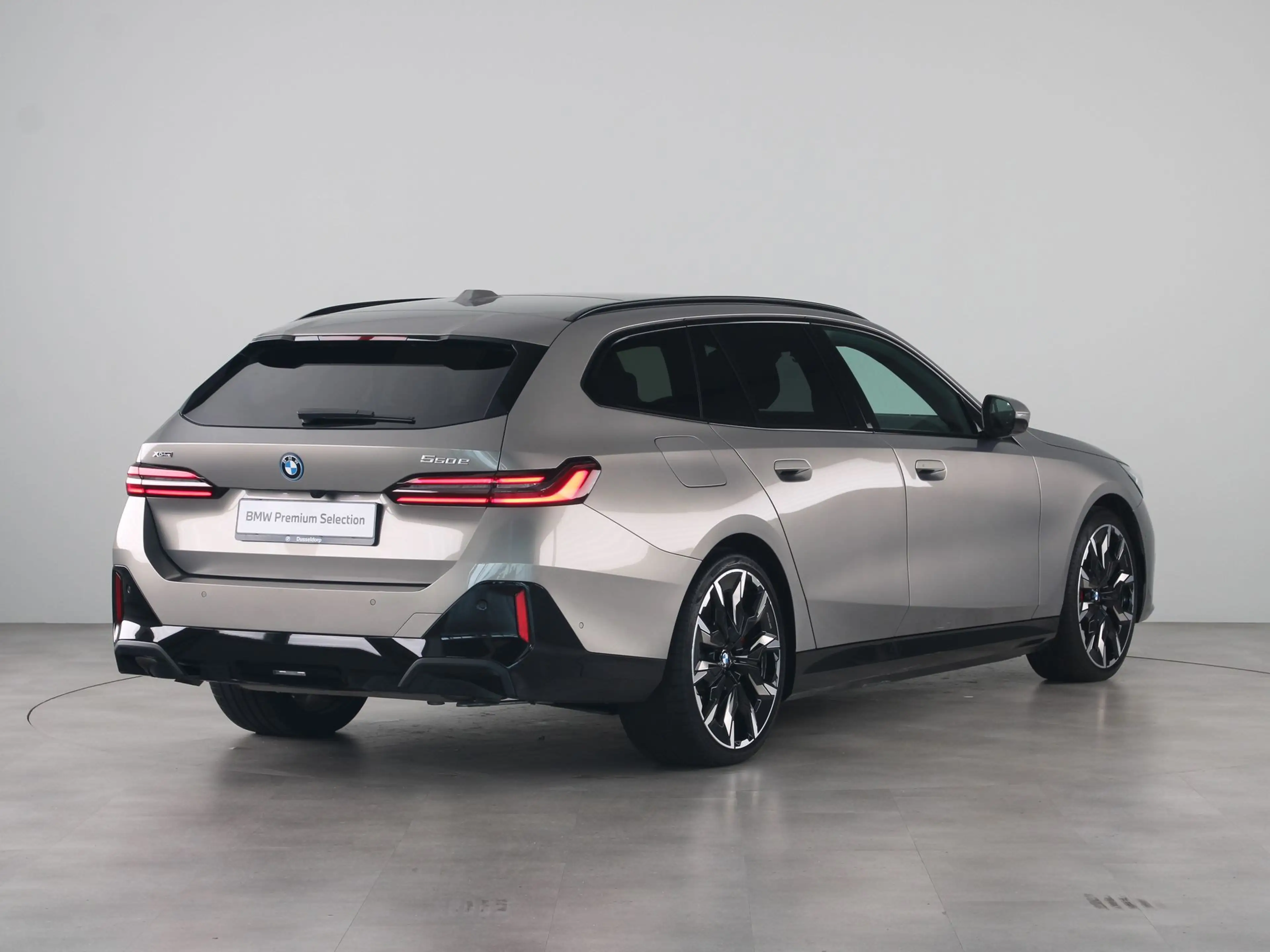 BMW 550 5 Serie 550e Touring xDrive — photo 11