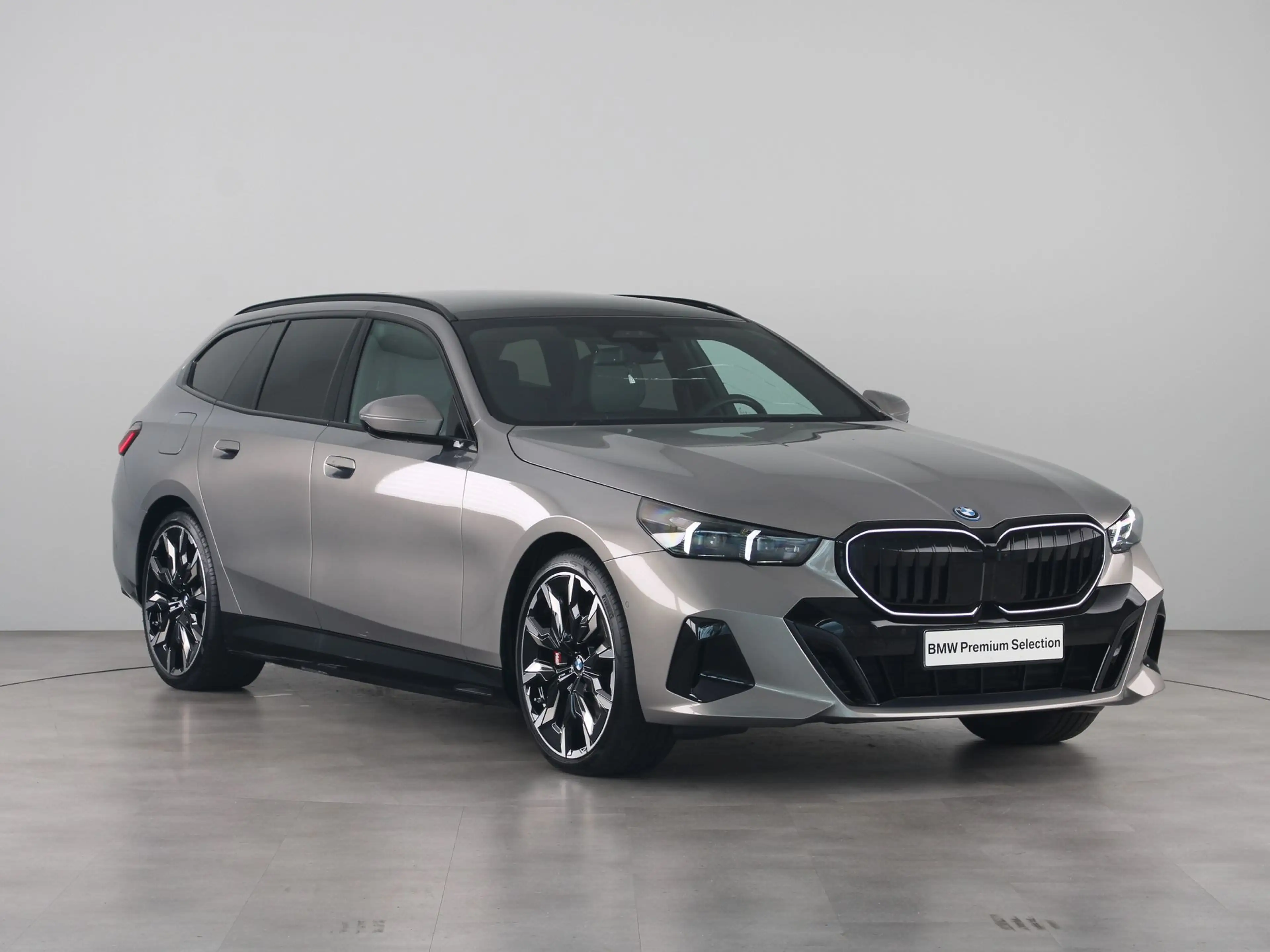 BMW 550 5 Serie 550e Touring xDrive — photo 9