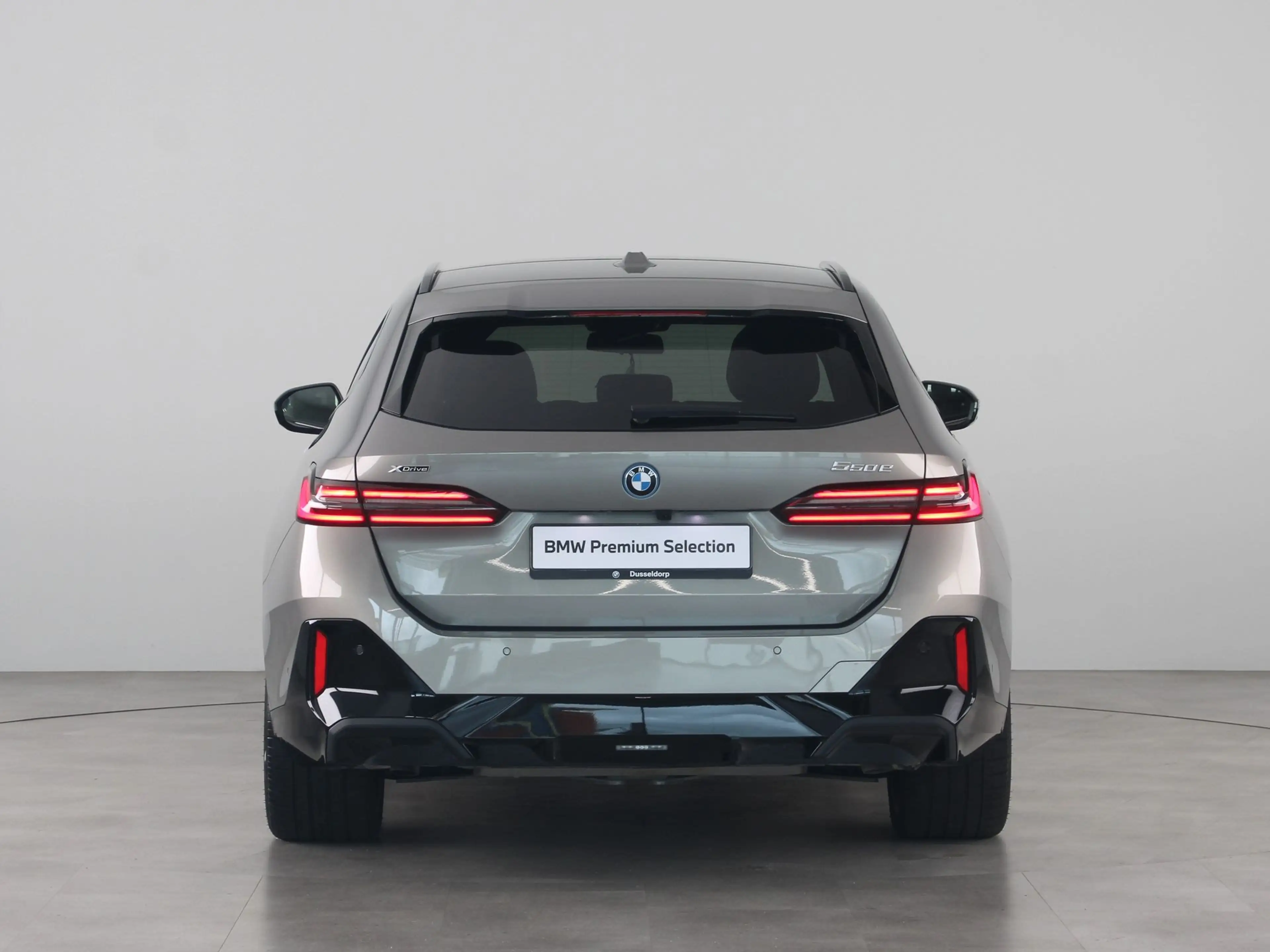 BMW 550 5 Serie 550e Touring xDrive — photo 12