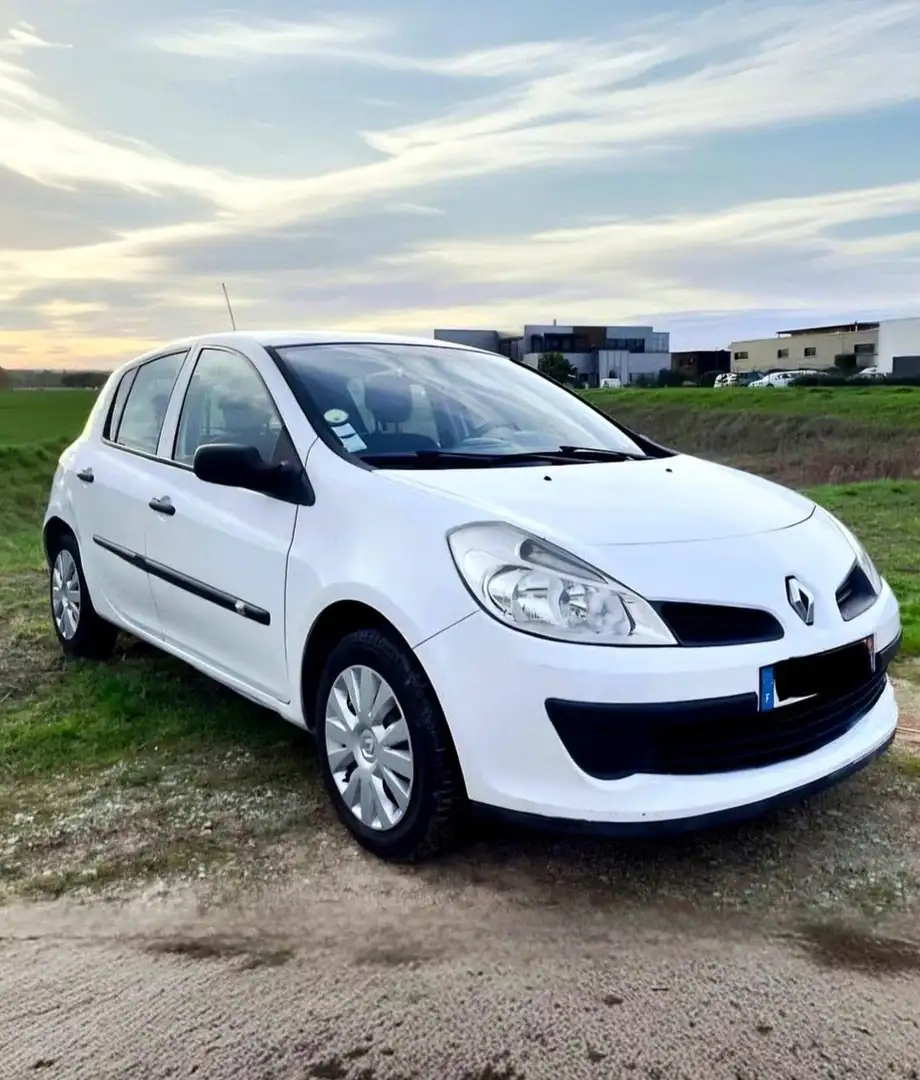 Renault Clio III 1.2 16V 75 eco2 Authentique - 1
