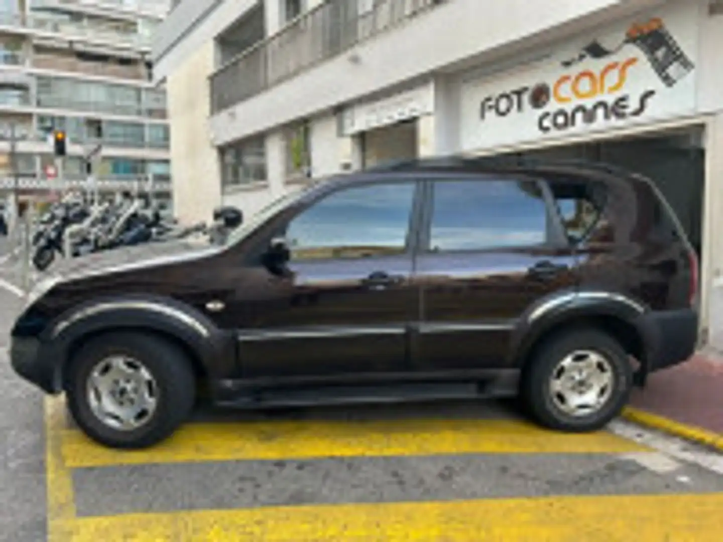 SsangYong Rexton 270 XDI GRAND LUXE BA Černá - 2