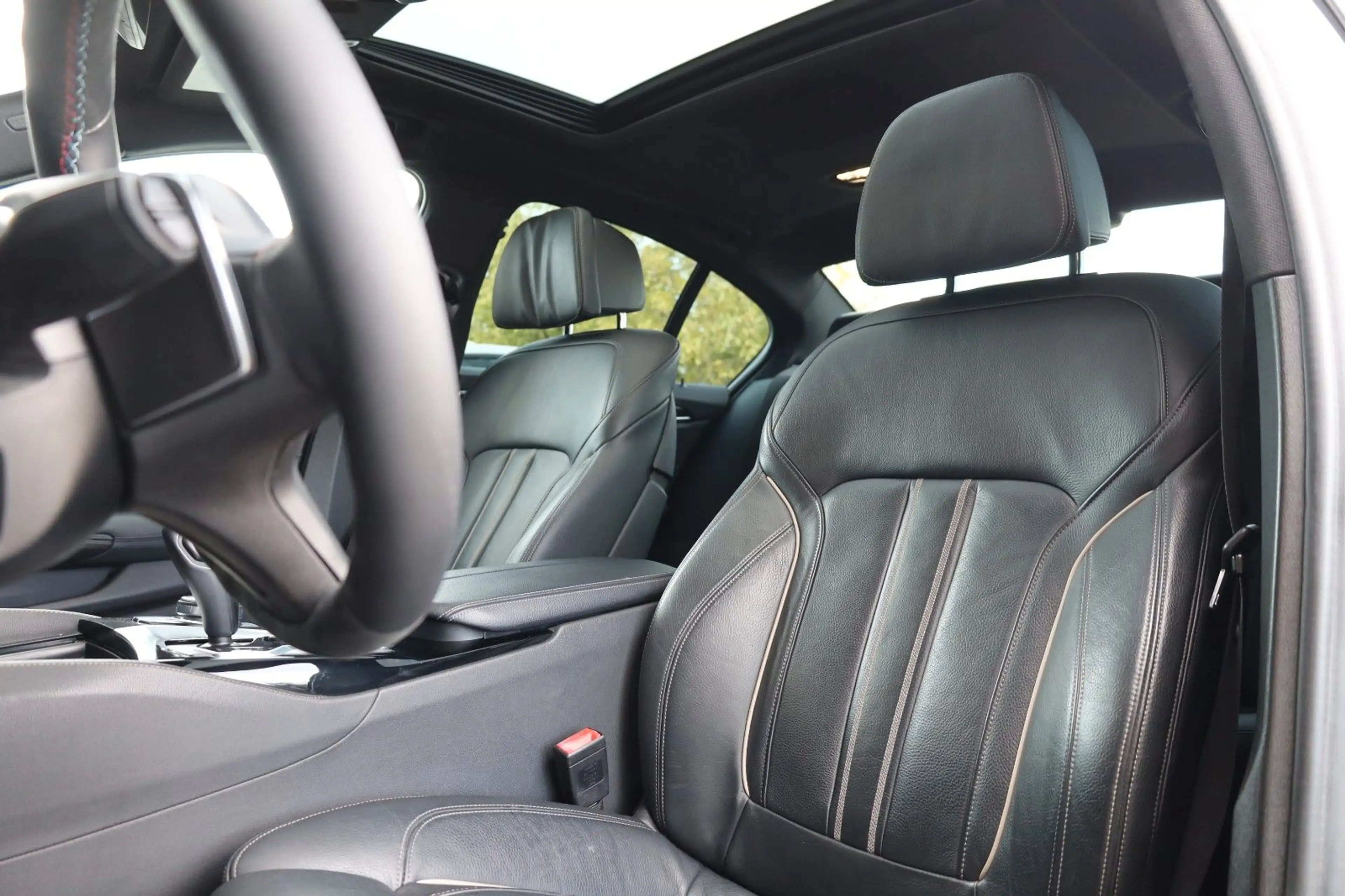 BMW 550 i xDrive/SHZ/LHZ/HK/TOTW/SBD/KAMERA/PDC/R20 — photo 10