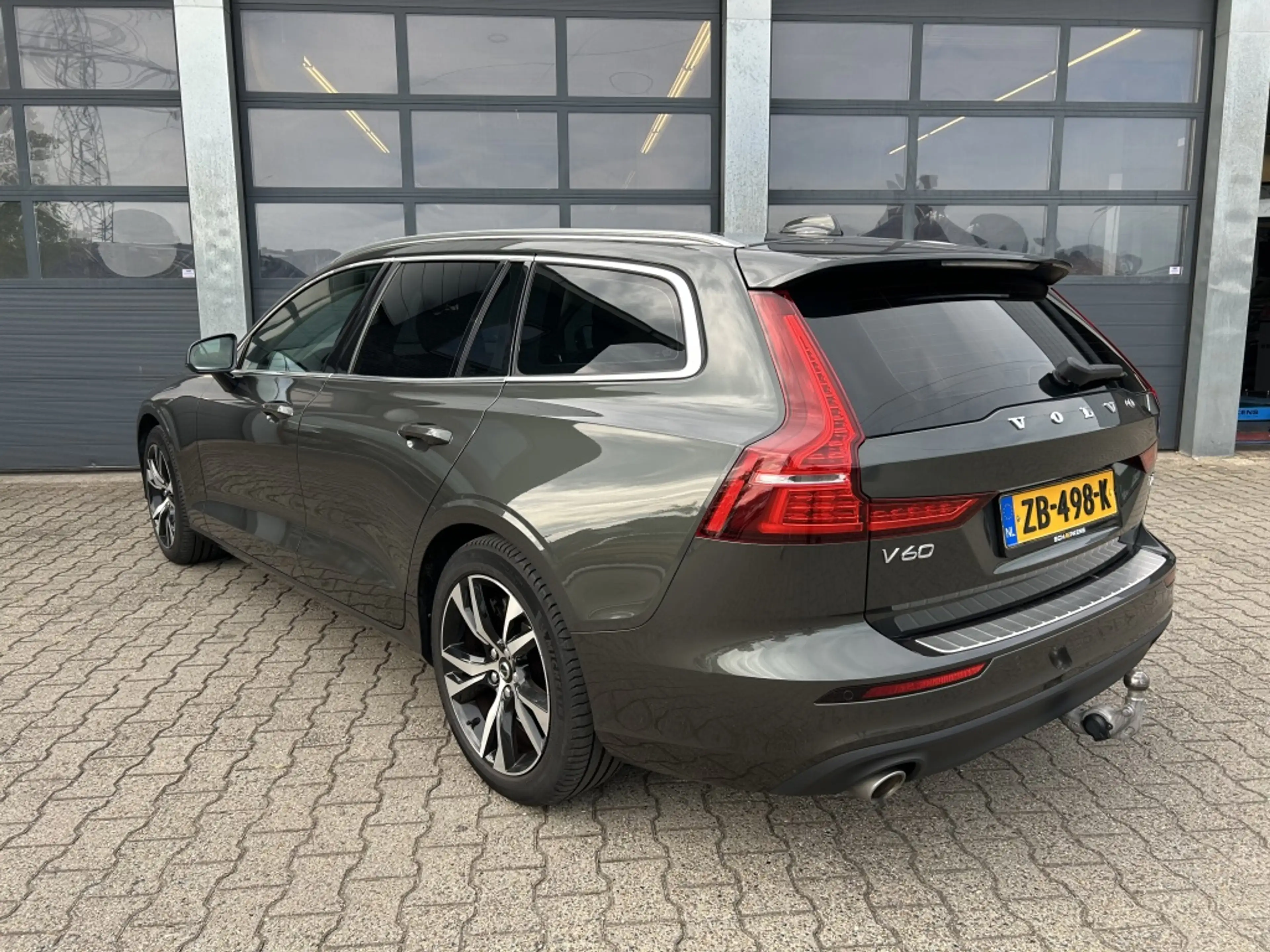 Volvo V60 T5 250pk Geartronic Momentum — photo 3