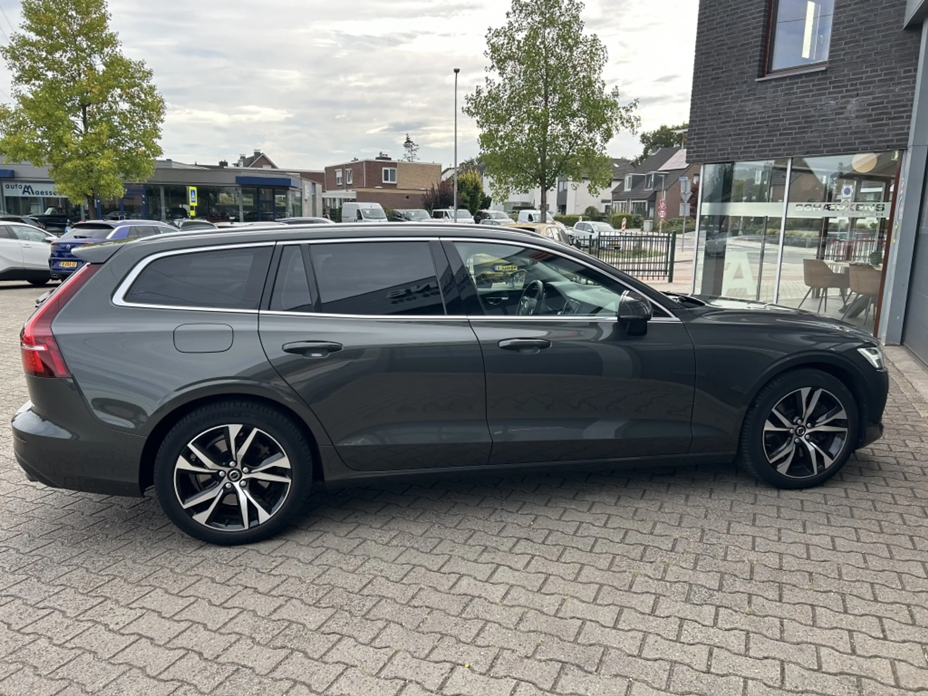 Volvo V60 T5 250pk Geartronic Momentum — photo 14