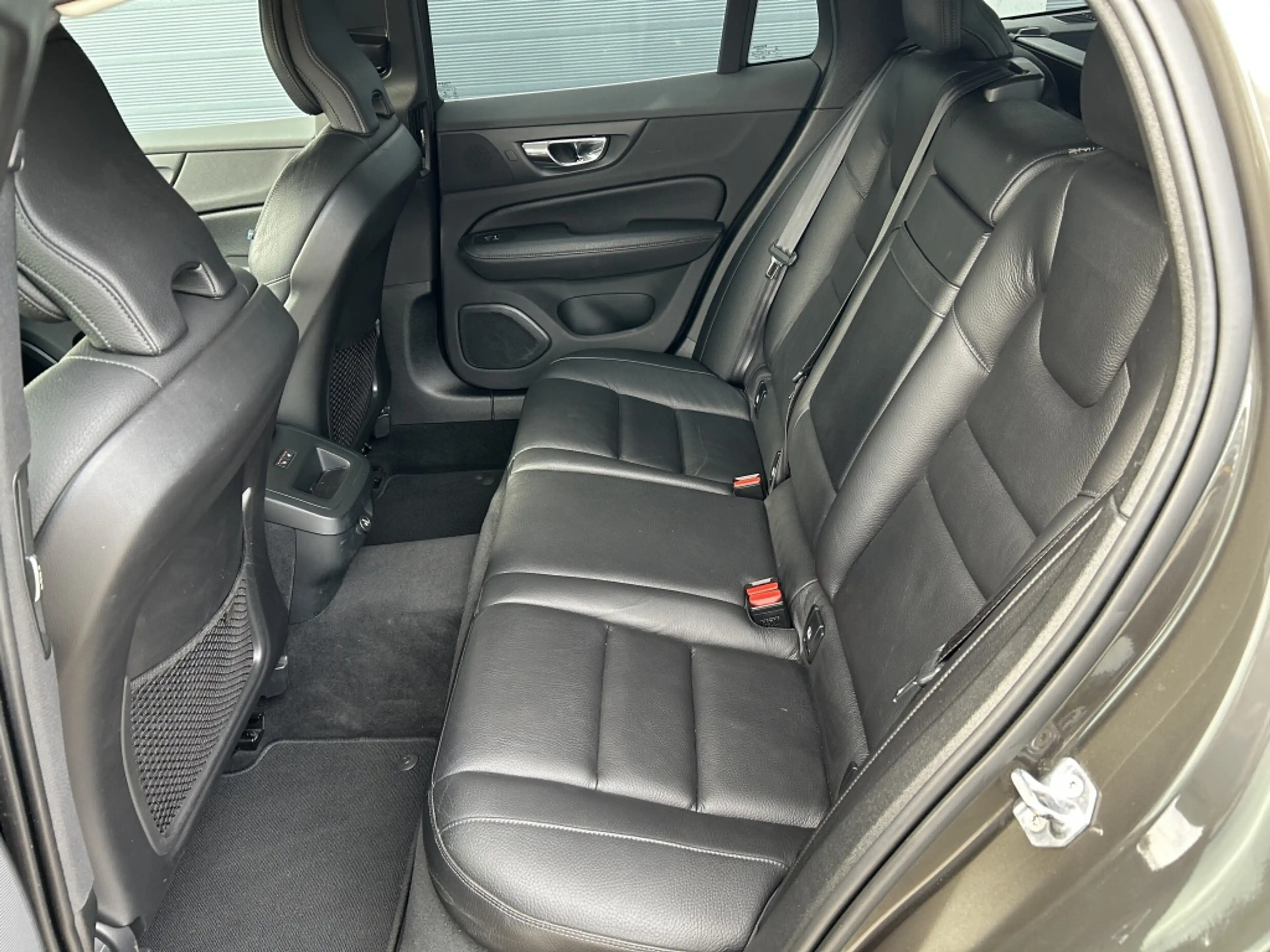 Volvo V60 T5 250pk Geartronic Momentum — photo 7