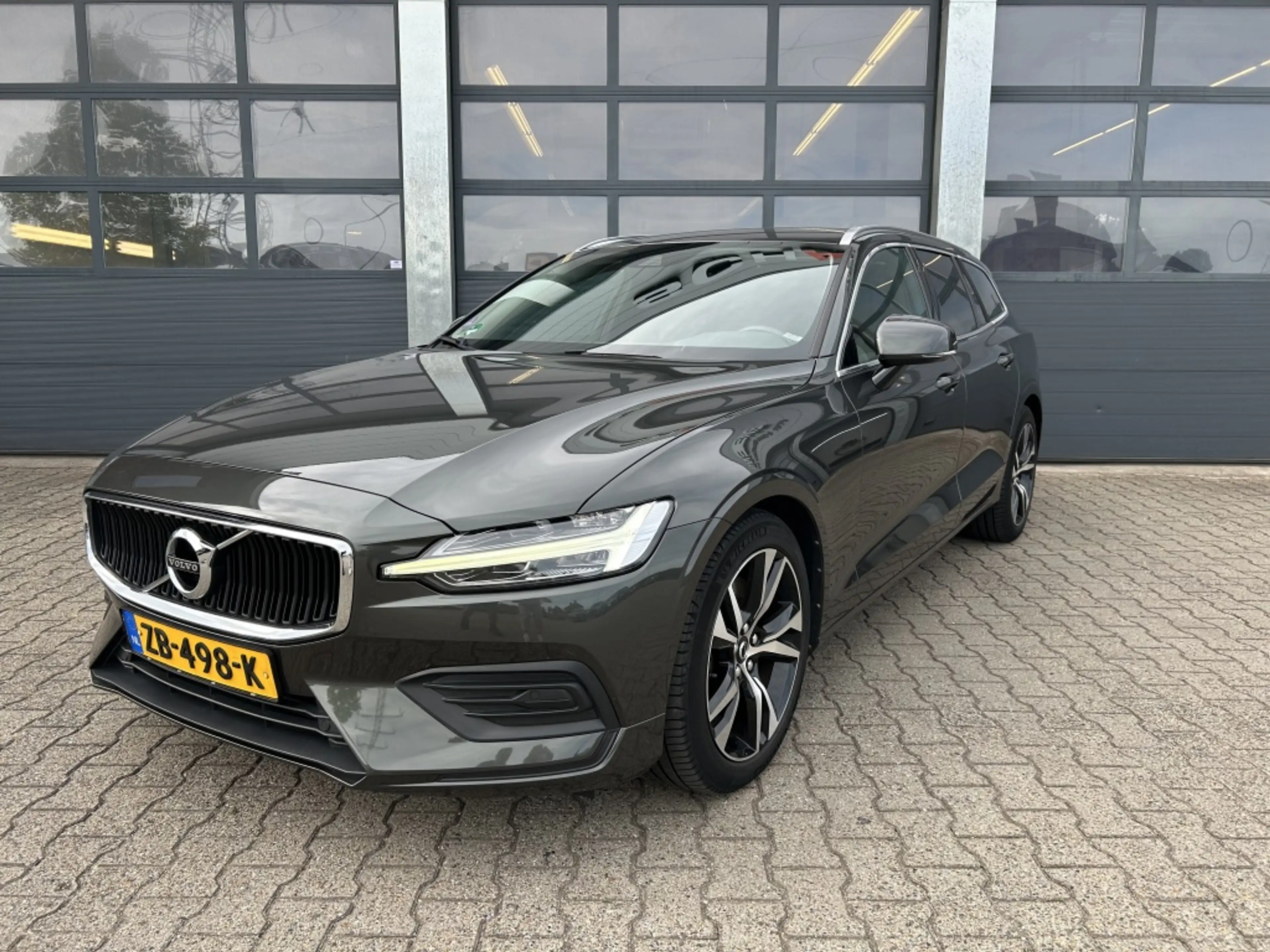 Volvo V60 T5 250pk Geartronic Momentum