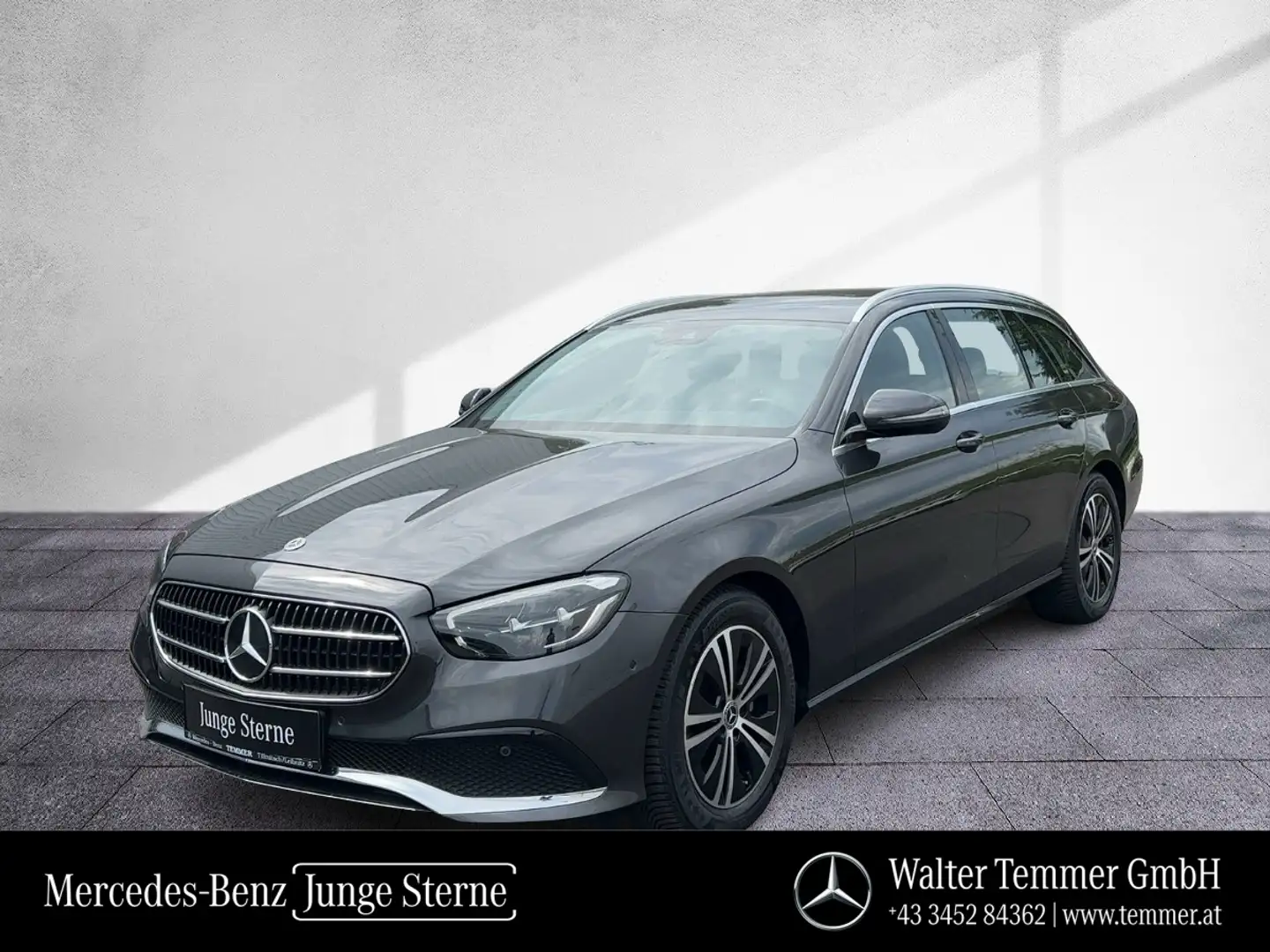 Mercedes-Benz E 220 d 4M T-Modell LED RKam Shz Grau - 1
