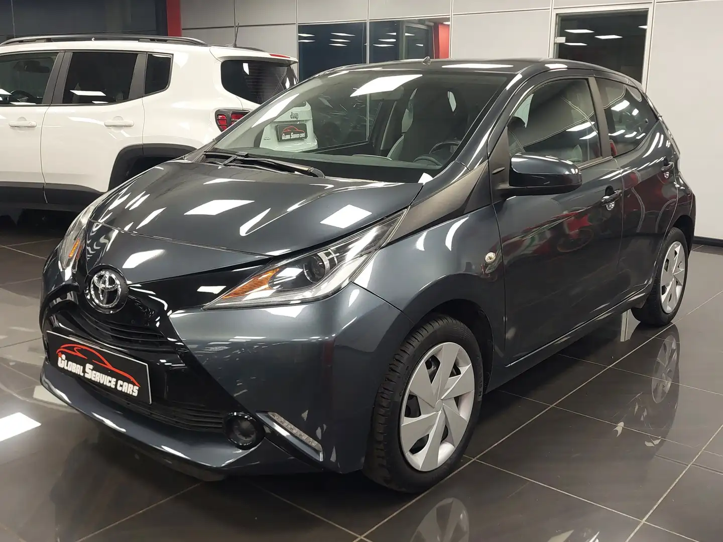 Toyota Aygo Aygo 5p 1.0 x-play m-mt Grigio - 1