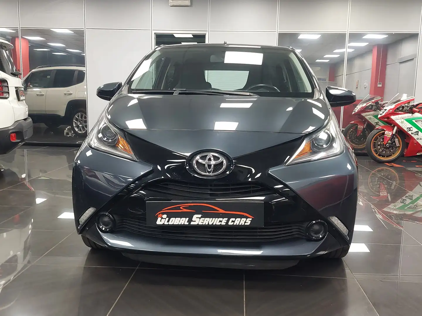 Toyota Aygo Aygo 5p 1.0 x-play m-mt Grigio - 2