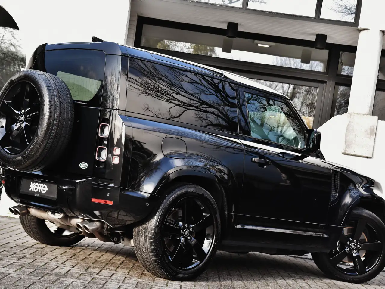Land Rover Defender 90 P525 V8 ** FULL BLACK / BTW / LICHTE VRACHT *** — foto 8