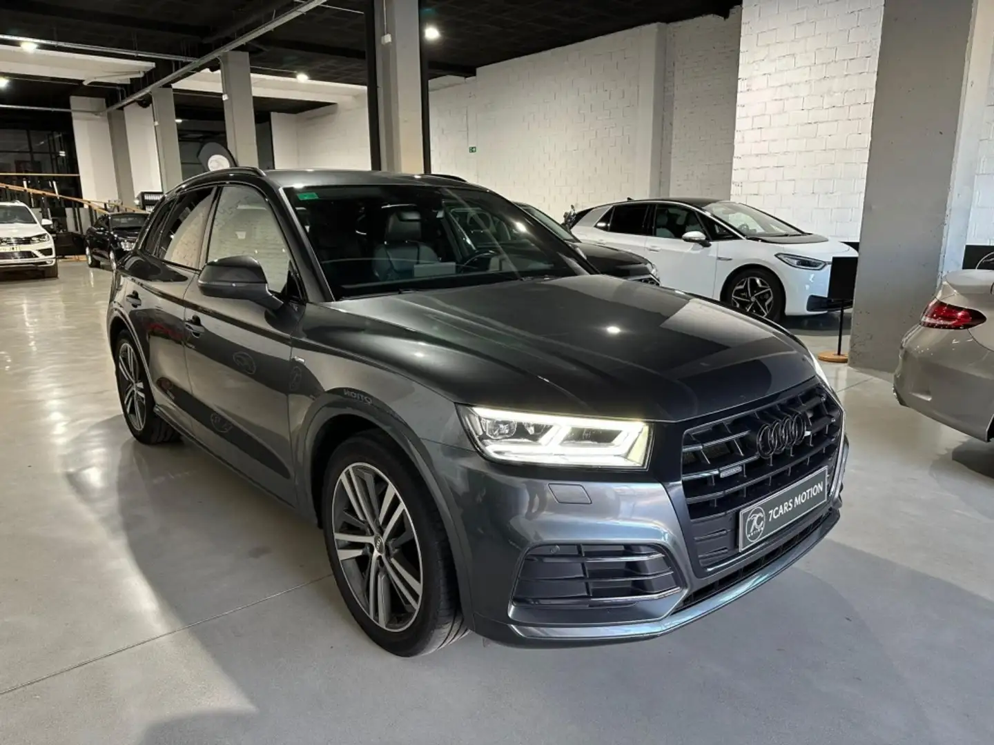 Audi Q5 35 TDI Black line S tronic 120kW Gris - 1