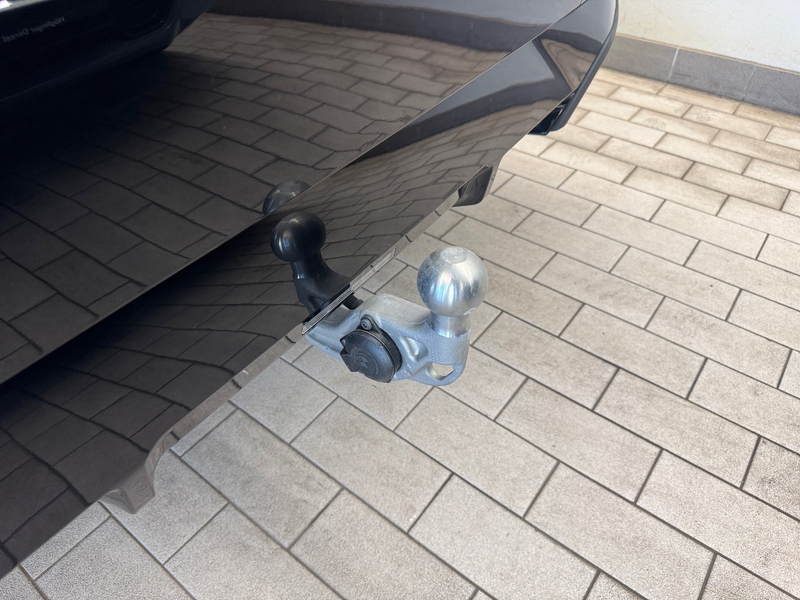 BMW 550 e xDrive — photo 12