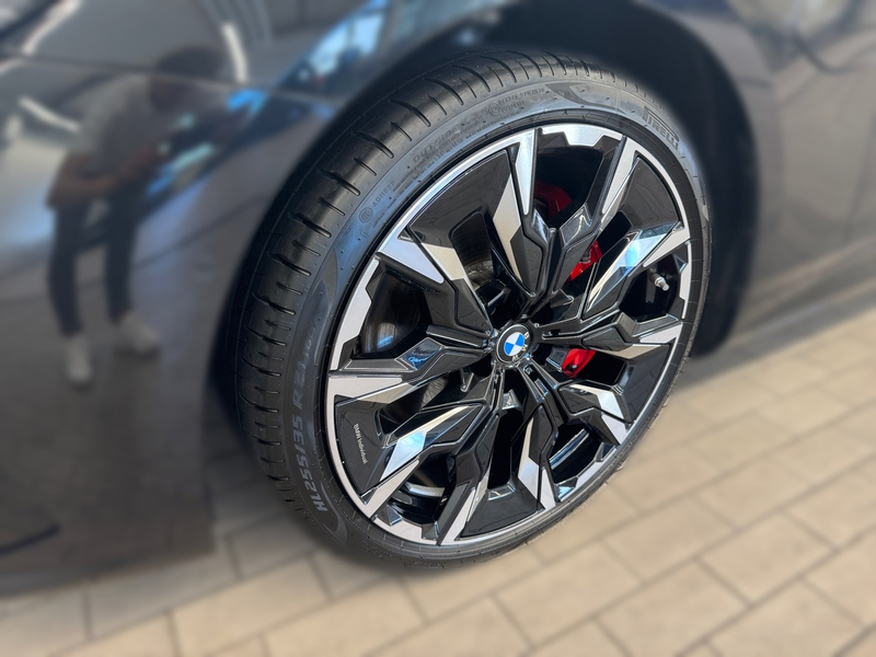 BMW 550 e xDrive — photo 3