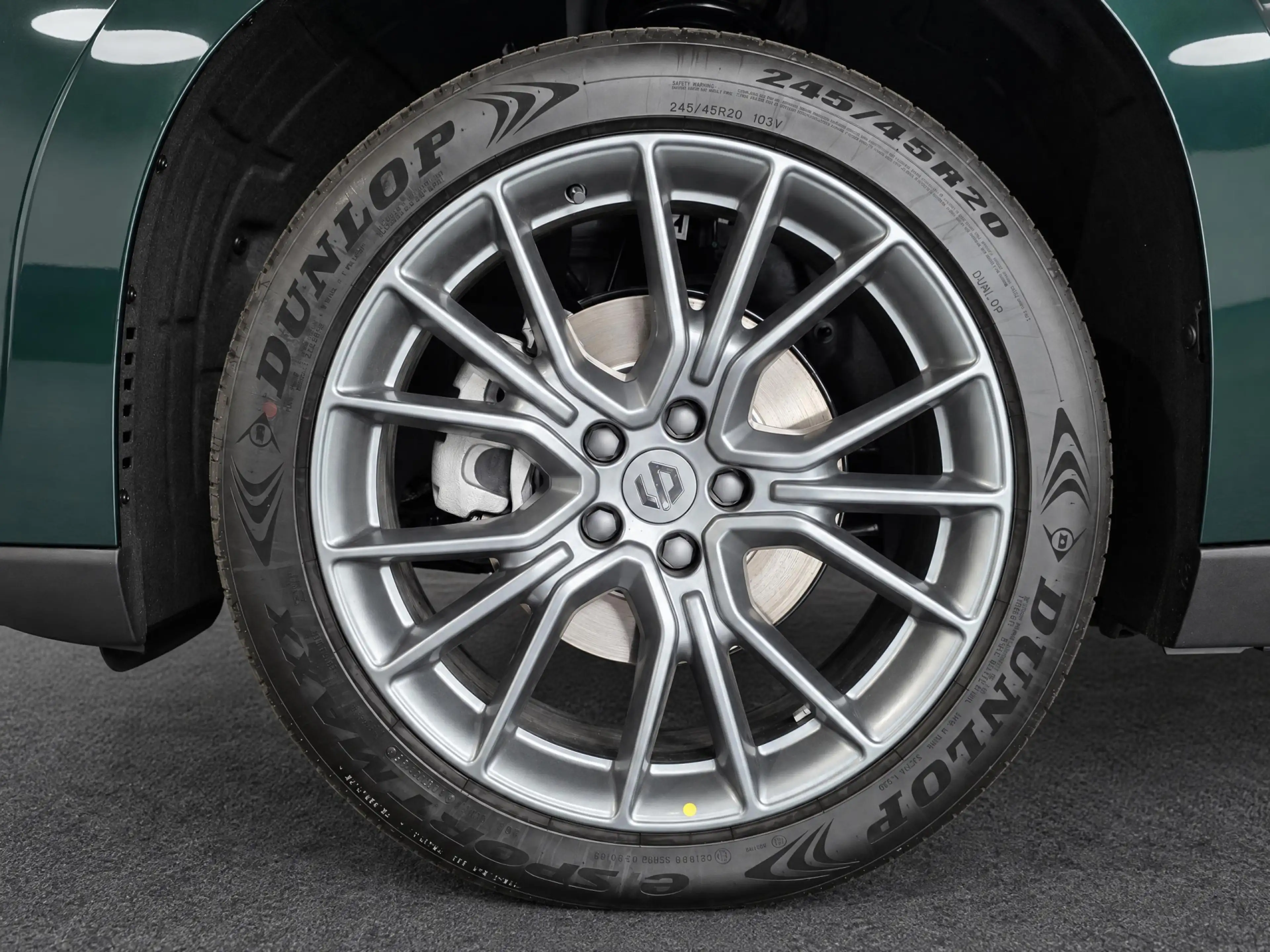 Leapmotor C10 Design REEV 28.4 kWh — photo 8