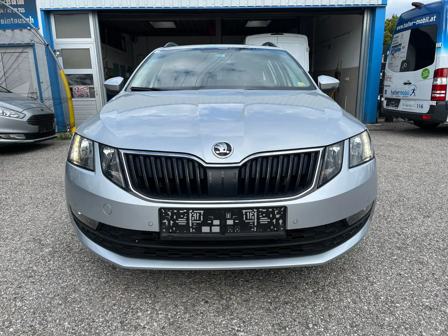 Skoda Octavia Combi 1,6 TDI Ambition Limited AHK-Carplay Silber - 2