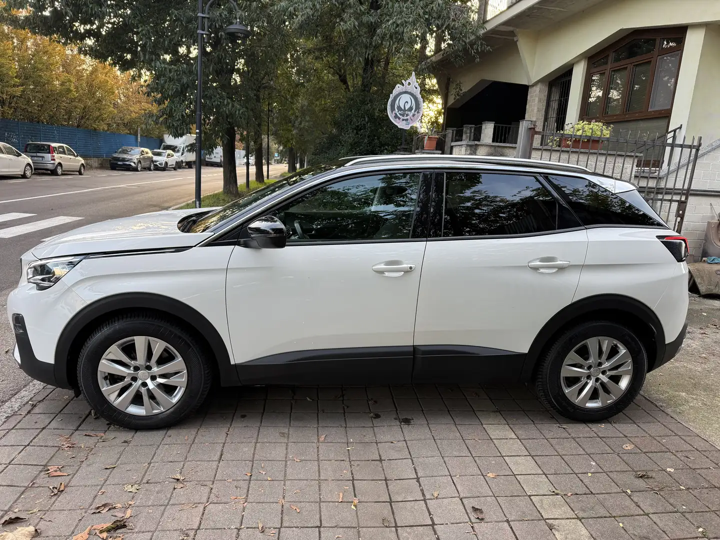 Peugeot 3008 1.5 bluehdi Business s&s 130cv Bianco - 2