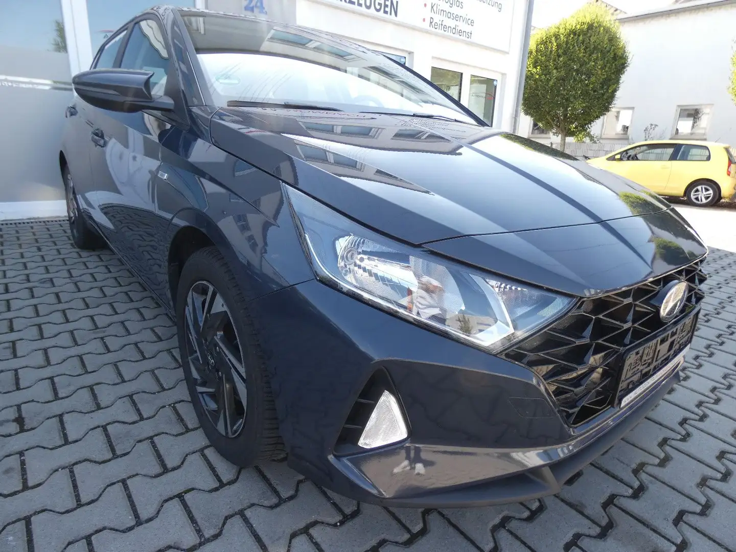 Hyundai i20 Trend Mild-Hybrid Gris - 1
