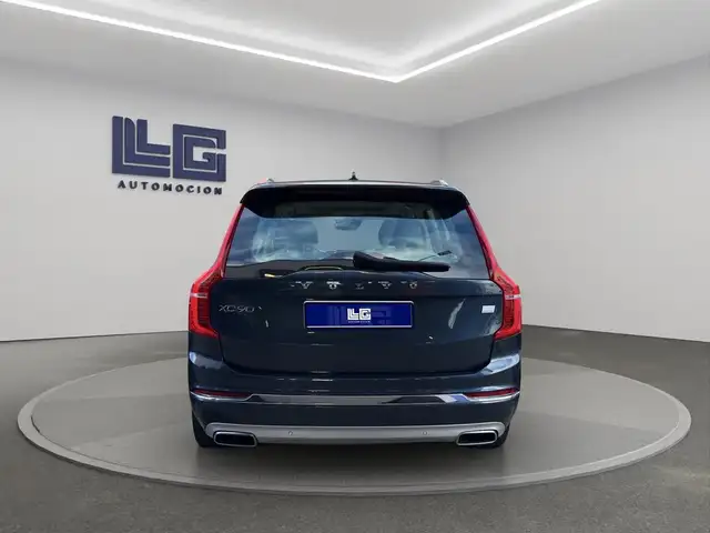 Volvo XC90 view 5