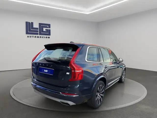 Volvo XC90 view 4