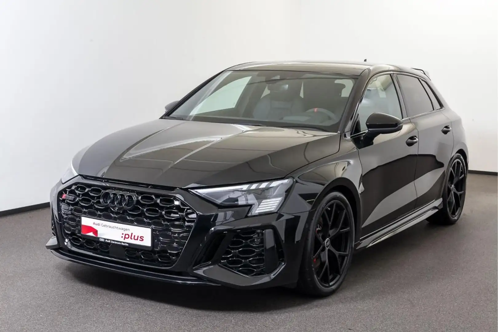 Audi RS3 RS 3 Sportback S tr. 360°K MATRIX PANO HUD NAVI Schwarz - 2